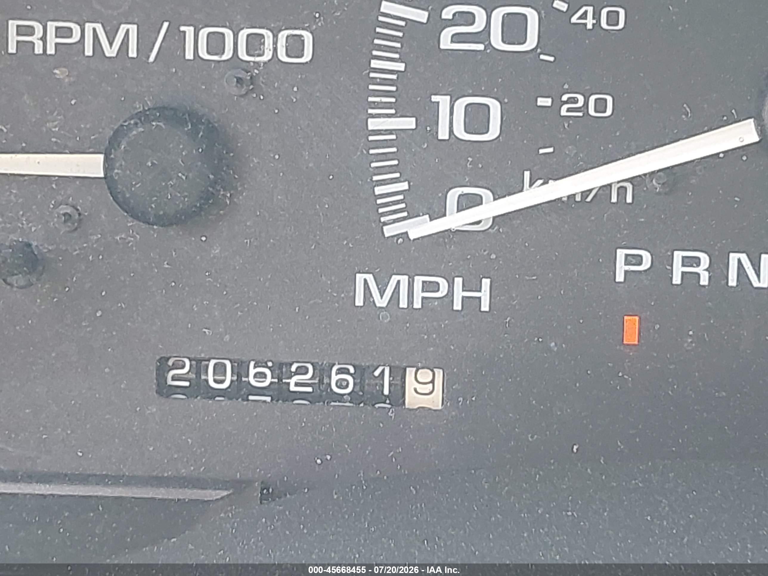2000 Cadillac Escalade Standard White vin: 1GYEK63R0YR170843