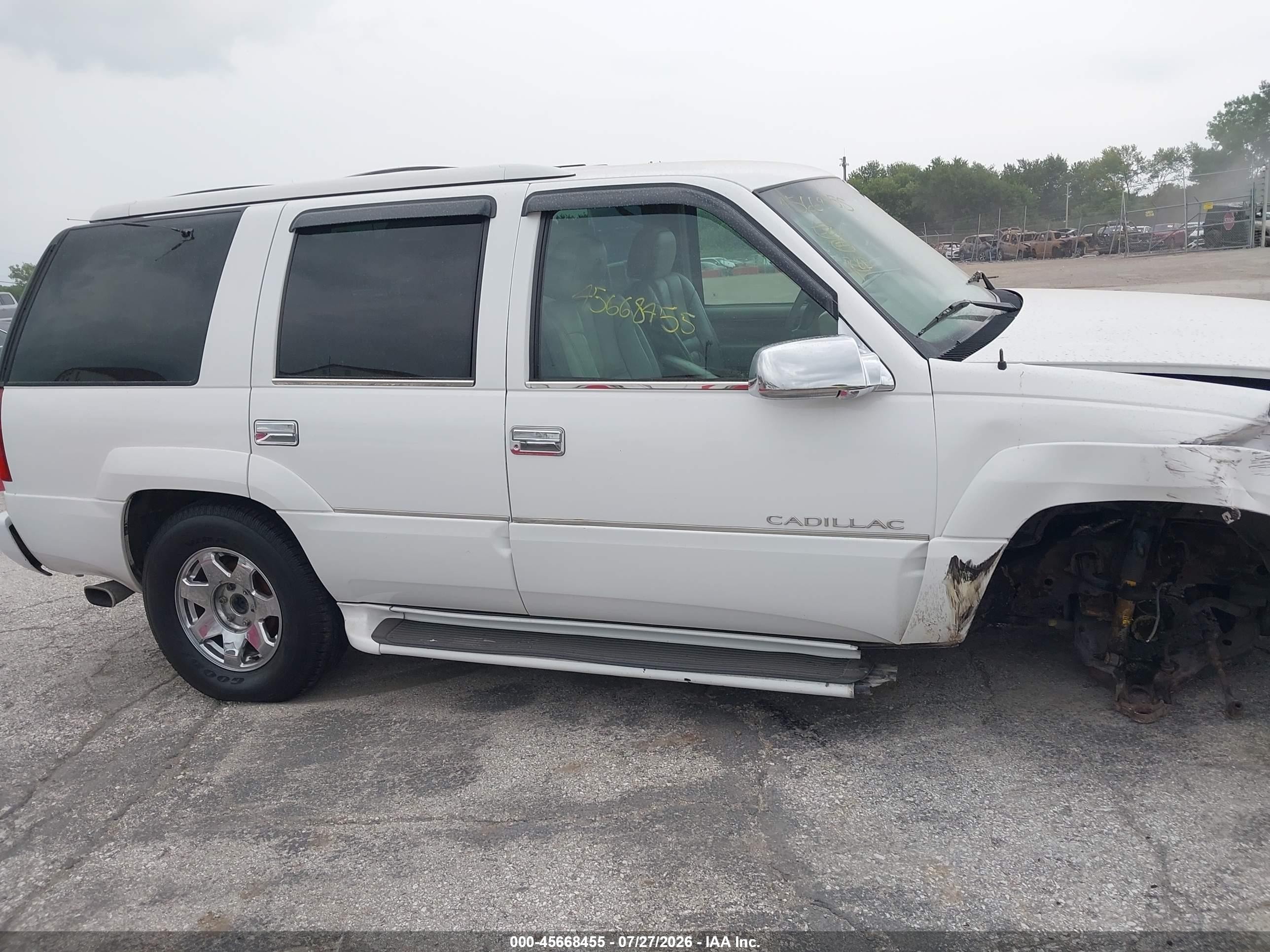 2000 Cadillac Escalade Standard White vin: 1GYEK63R0YR170843