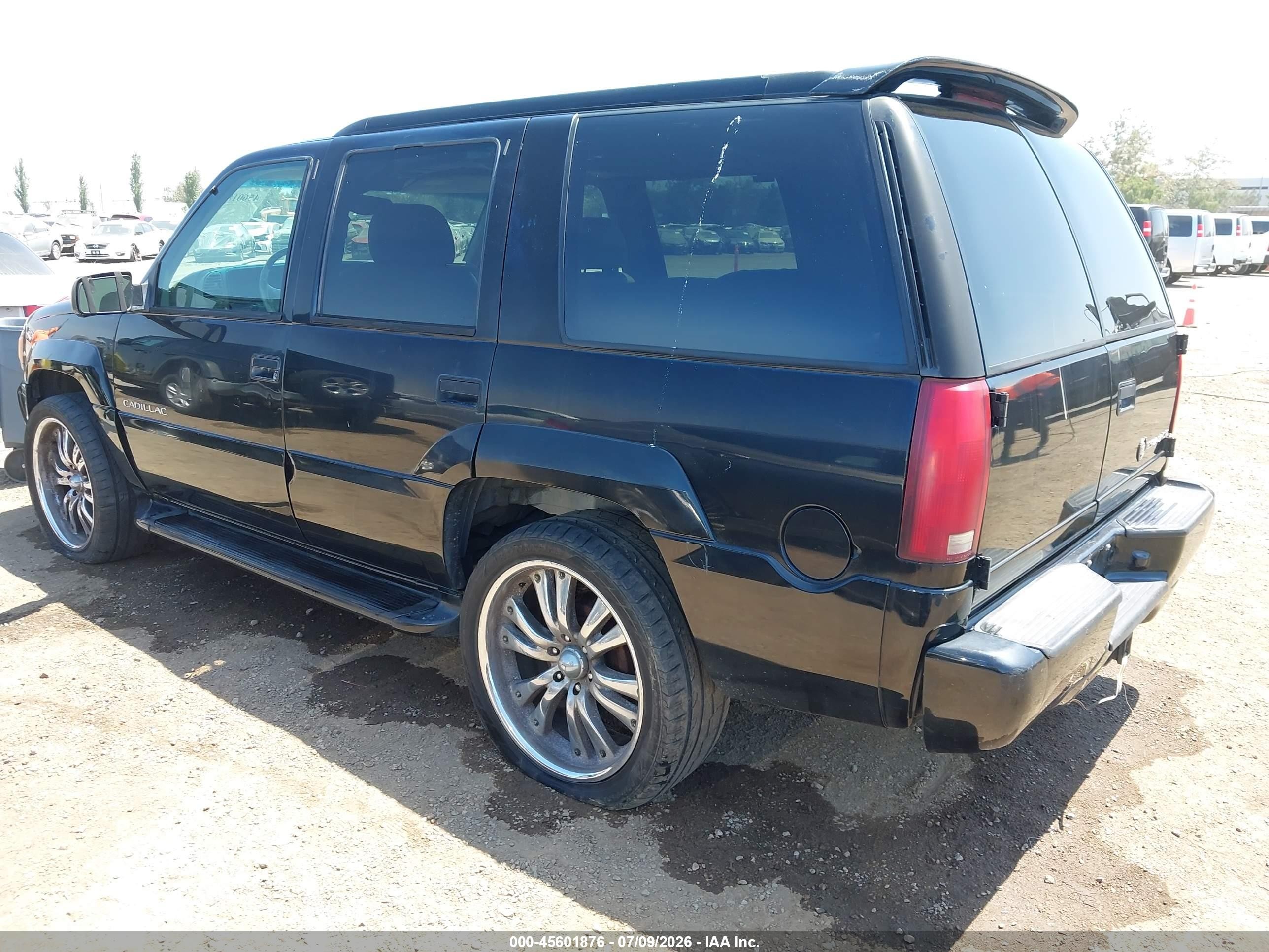 2000 Cadillac Escalade Standard Black vin: 1GYEK63R2YR221257