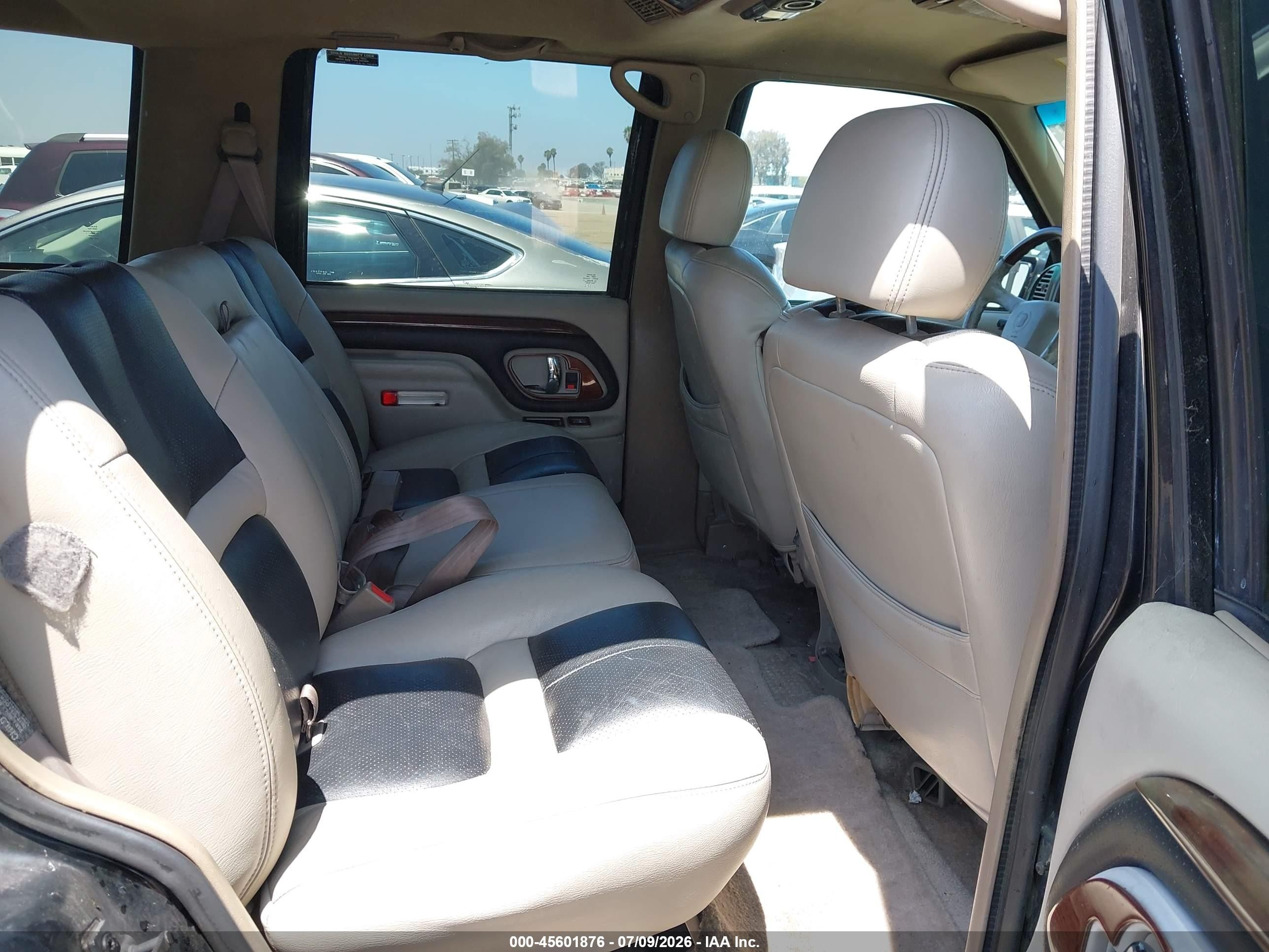 2000 Cadillac Escalade Standard Black vin: 1GYEK63R2YR221257