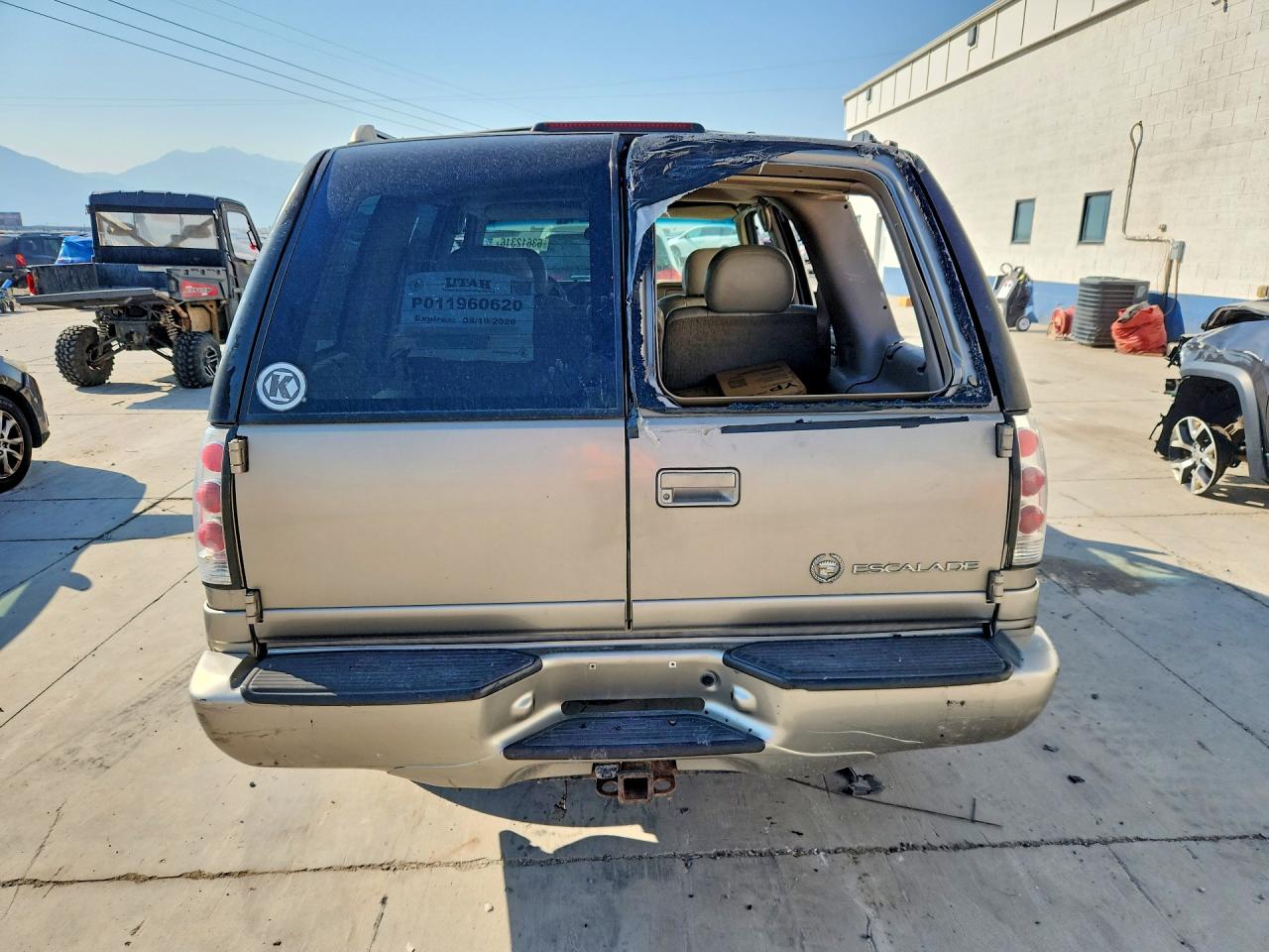 2000 Cadillac Escalade Luxury Brown vin: 1GYEK63R3YR180864