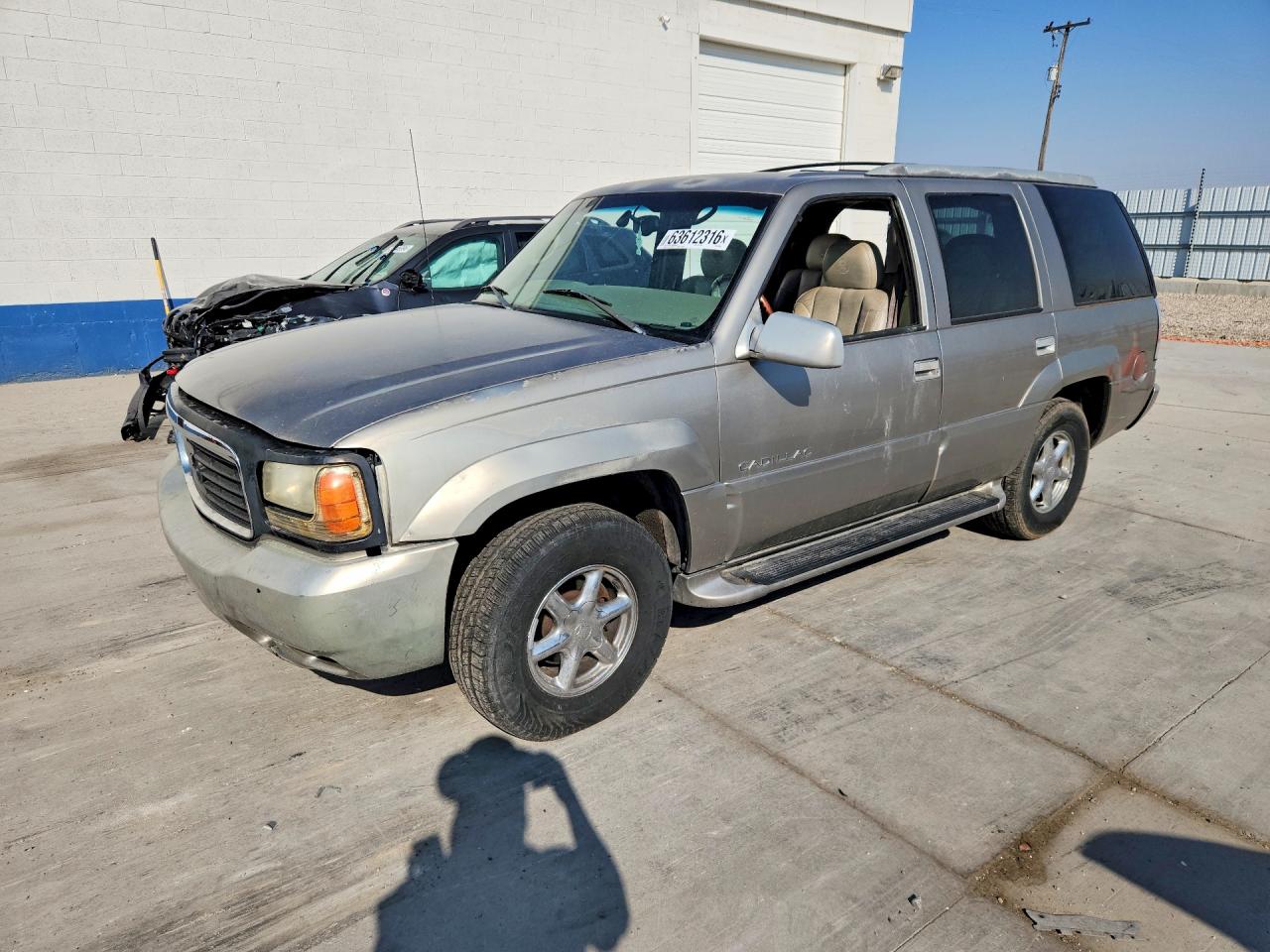 1GYEK63R3YR180864