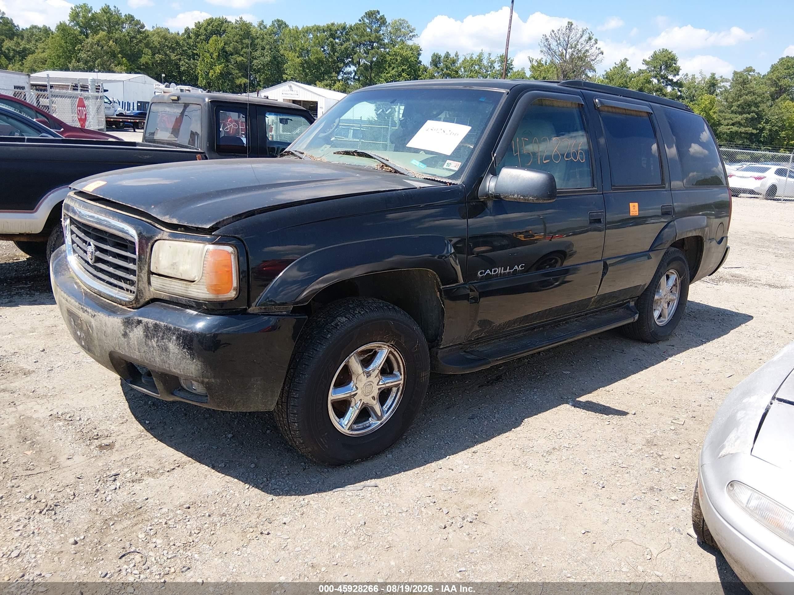 2000 Cadillac Escalade Standard Black vin: 1GYEK63R3YR228802