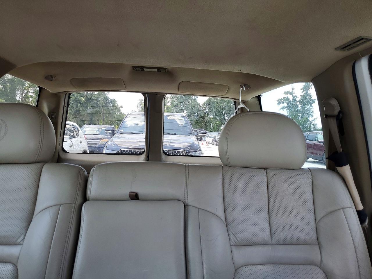 2000 Cadillac Escalade Luxury White vin: 1GYEK63R4YR221227