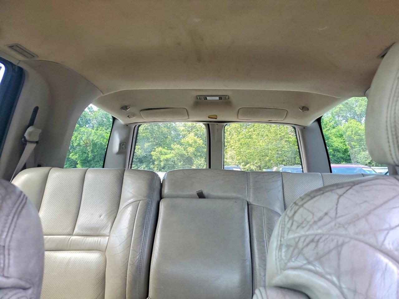 2000 Cadillac Escalade Luxury Black vin: 1GYEK63R6YR176324