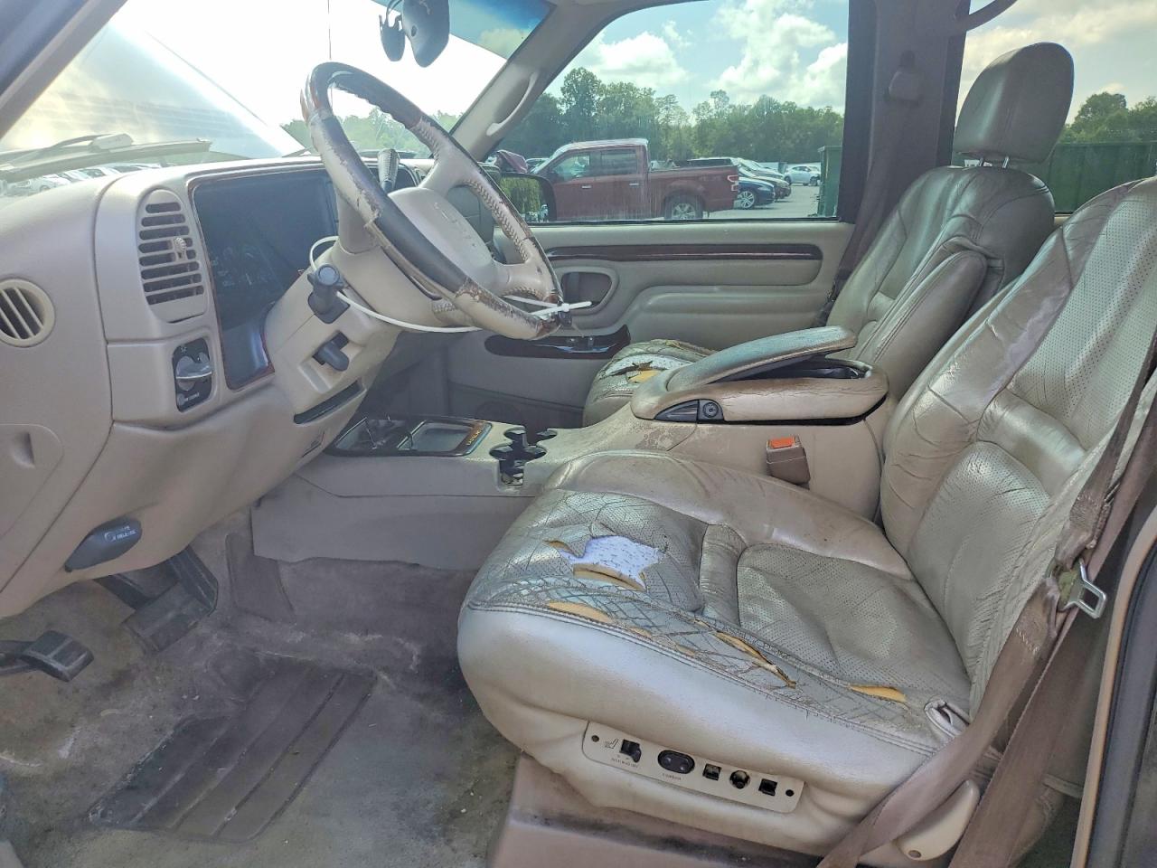 2000 Cadillac Escalade Luxury Black vin: 1GYEK63R6YR176324