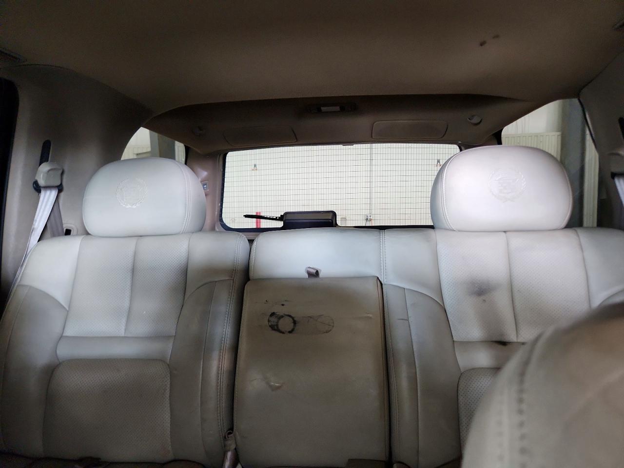 2000 Cadillac Escalade Luxury Black vin: 1GYEK63R8YR207931