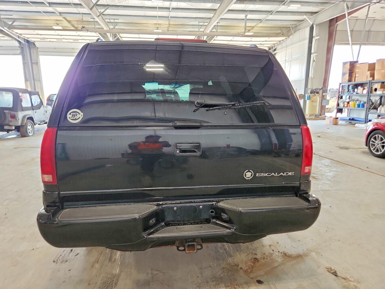 2000 Cadillac Escalade Luxury Black vin: 1GYEK63R8YR207931