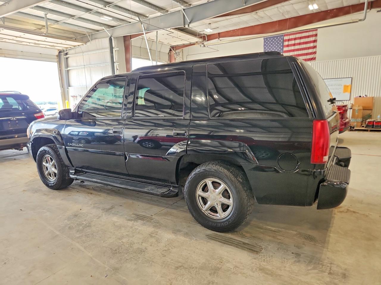 2000 Cadillac Escalade Luxury Black vin: 1GYEK63R8YR207931