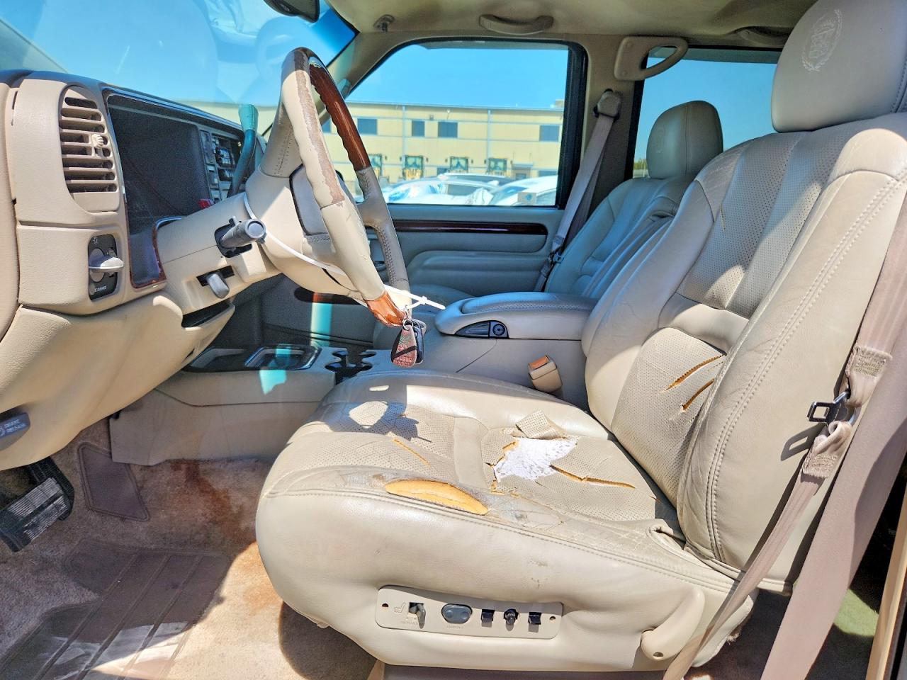 2000 Cadillac Escalade Luxury Black vin: 1GYEK63R8YR212336