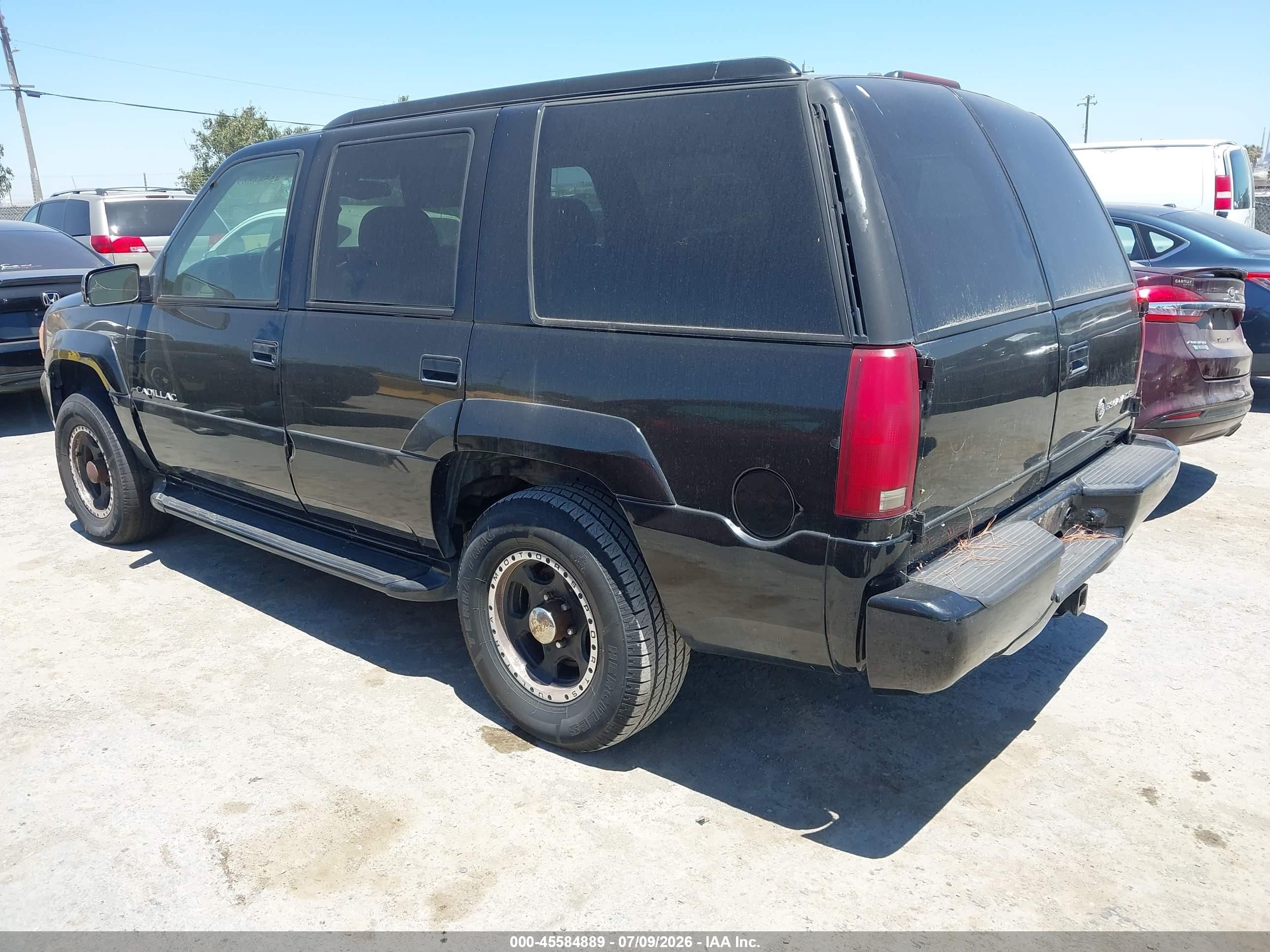 2000 Cadillac Escalade Standard Black vin: 1GYEK63R9YR202477