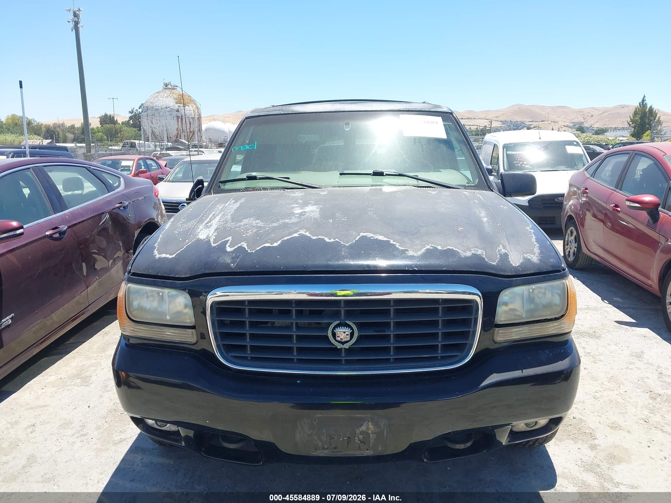2000 Cadillac Escalade Standard Black vin: 1GYEK63R9YR202477