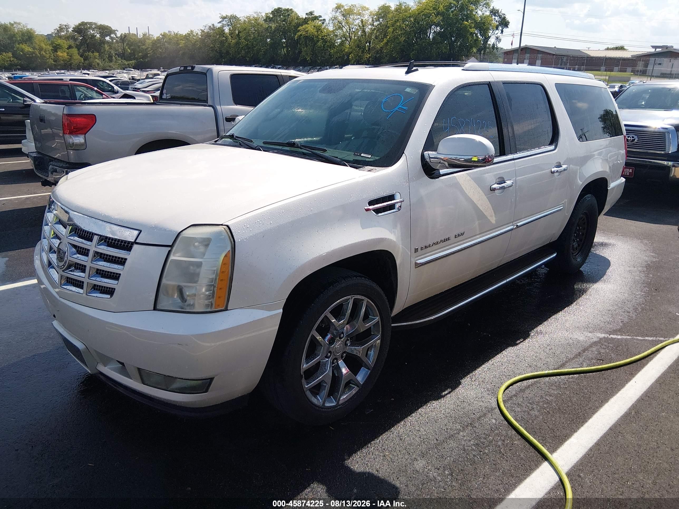 2009 Cadillac Escalade Esv Standard White vin: 1GYFC16299R126098