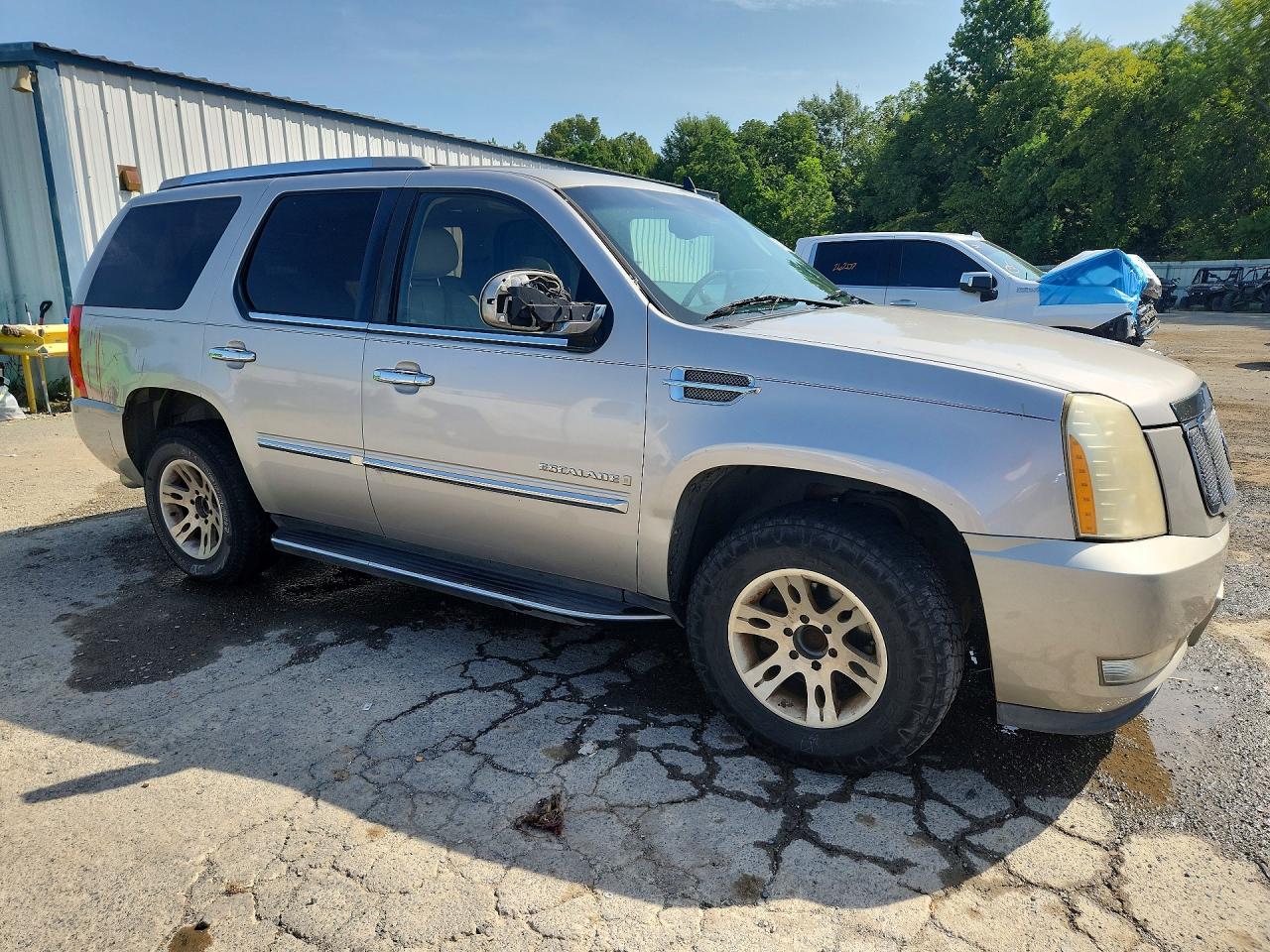 2009 Cadillac Escalade Luxury Silver vin: 1GYFC23259R191301