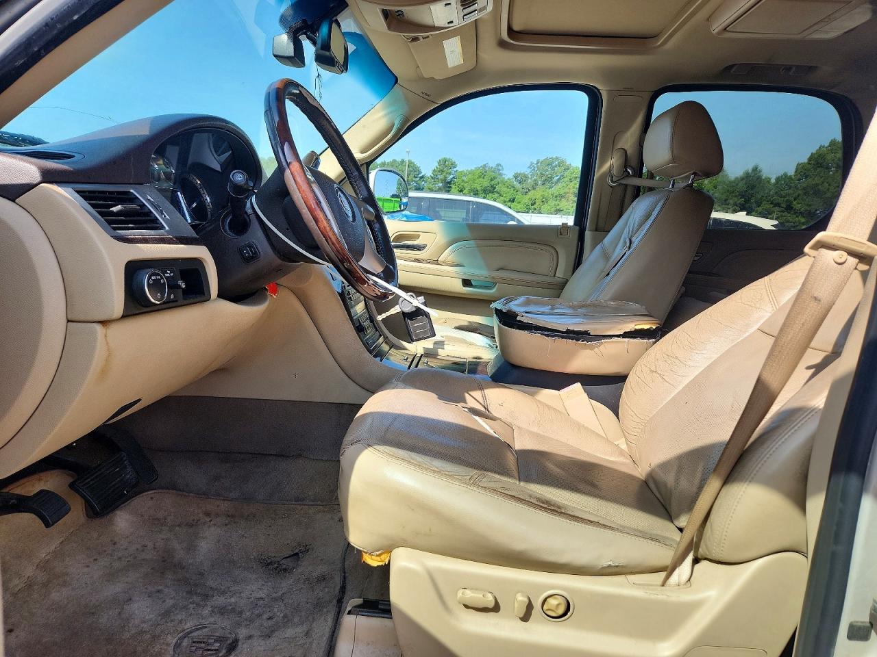 2009 Cadillac Escalade Luxury Silver vin: 1GYFC23259R191301