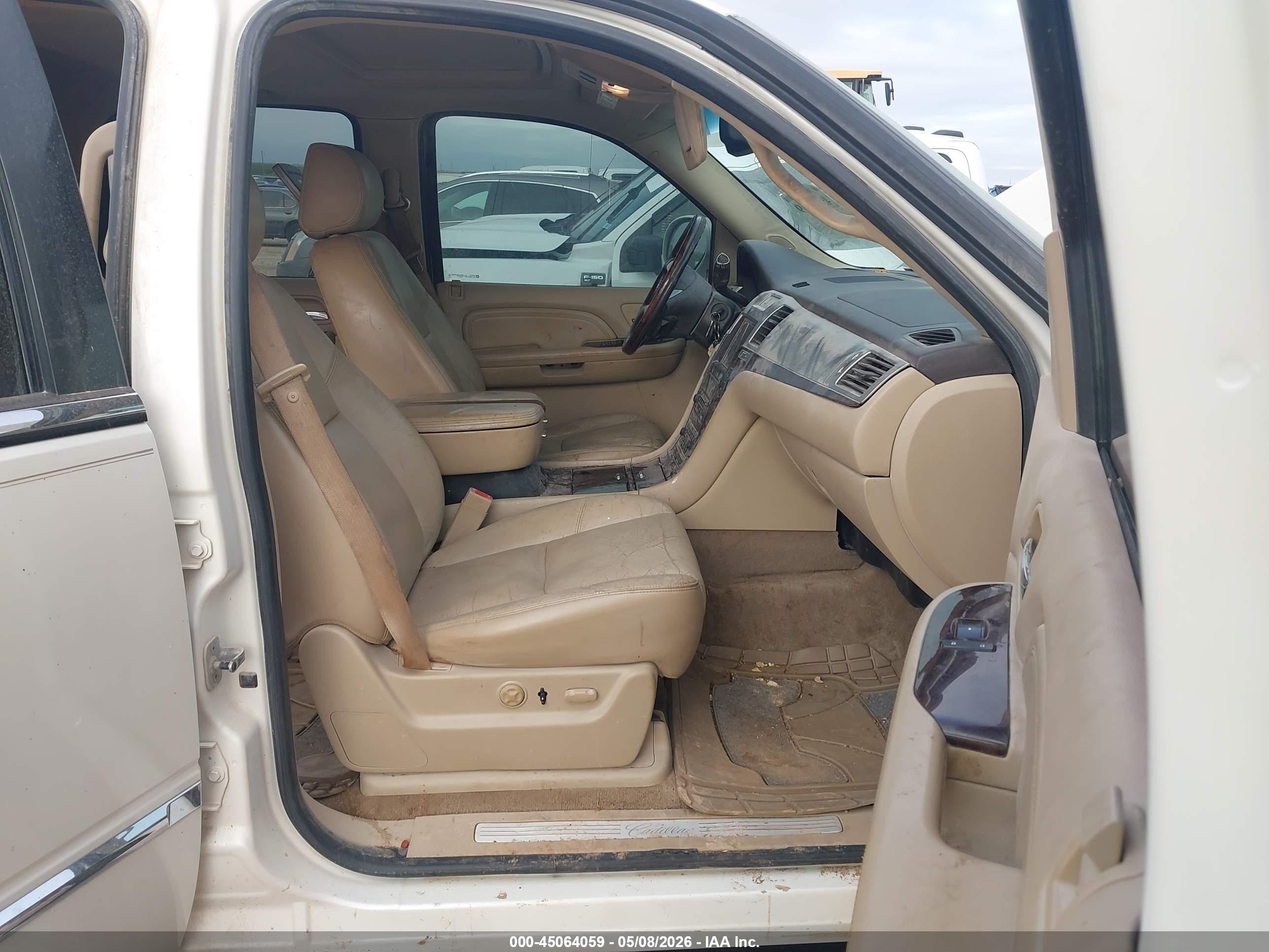 2009 Cadillac Escalade Standard White vin: 1GYFC23299R105438