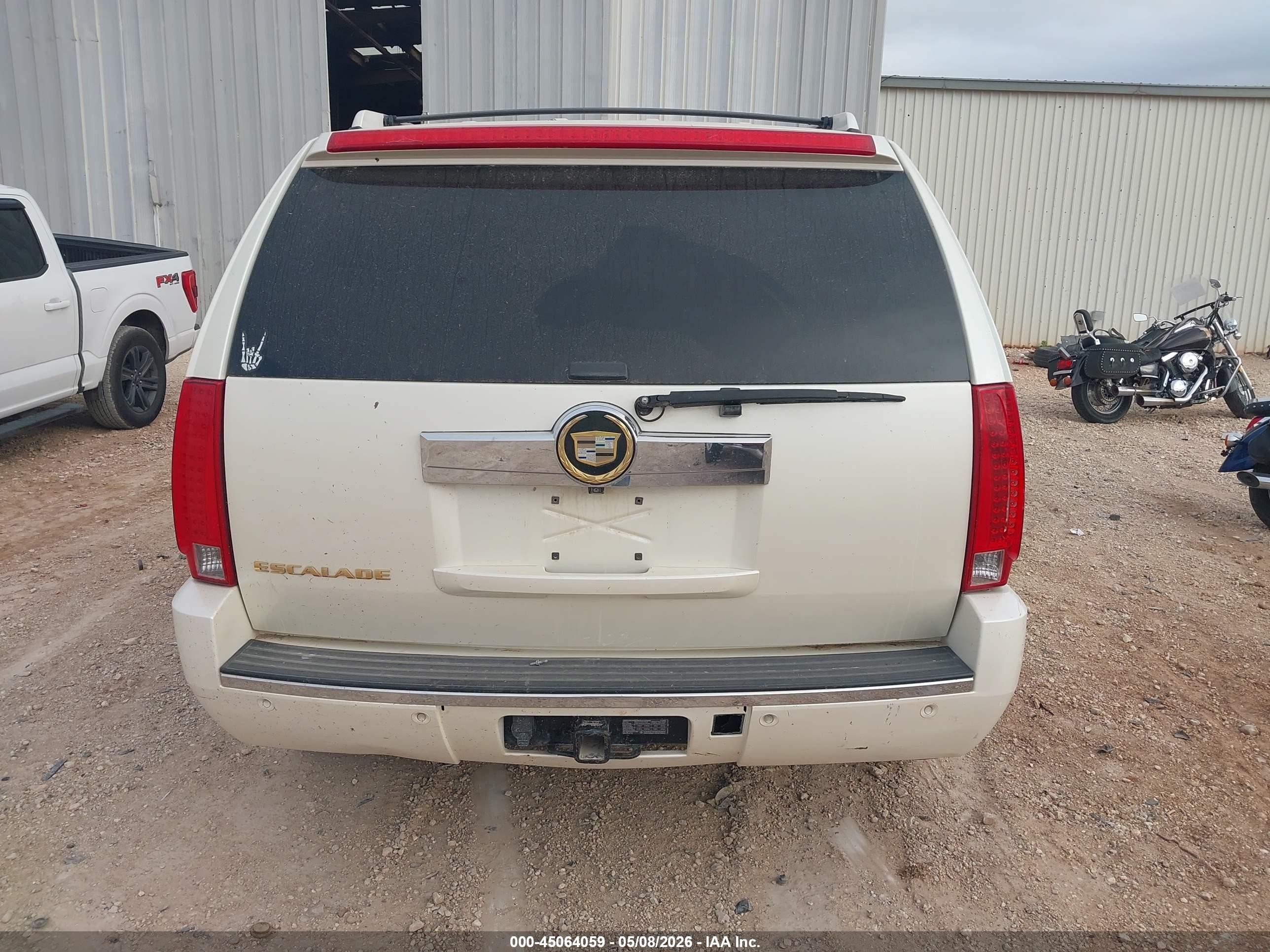 2009 Cadillac Escalade Standard White vin: 1GYFC23299R105438