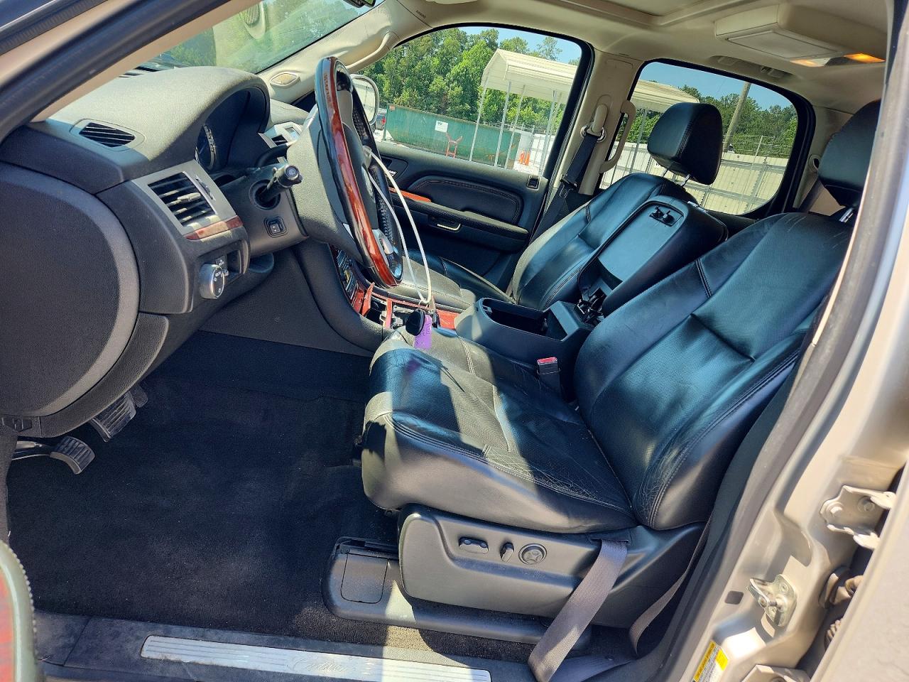2009 Cadillac Escalade Luxury Beige vin: 1GYFC232X9R114309
