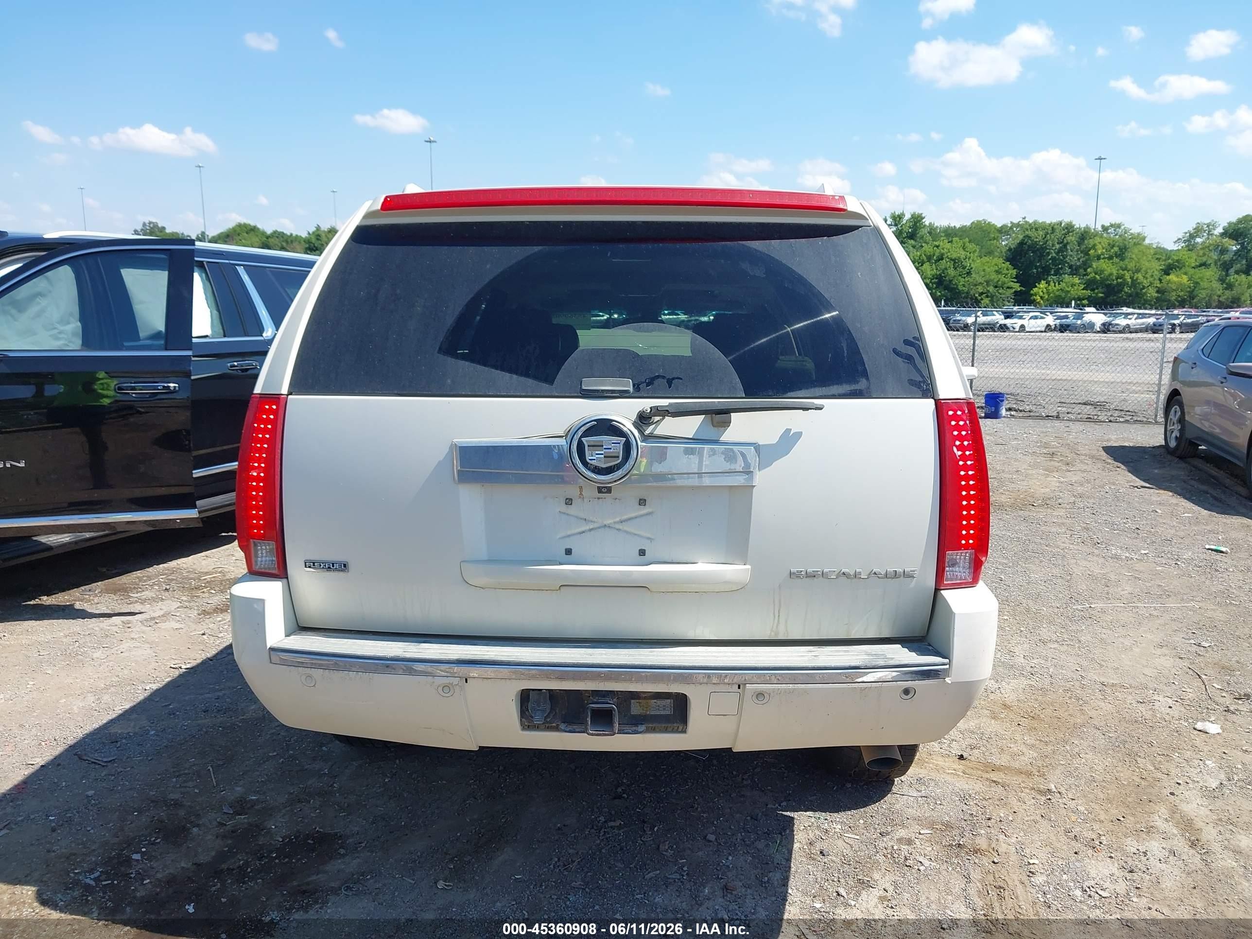 2009 Cadillac Escalade Esv Standard White vin: 1GYFC26279R189562