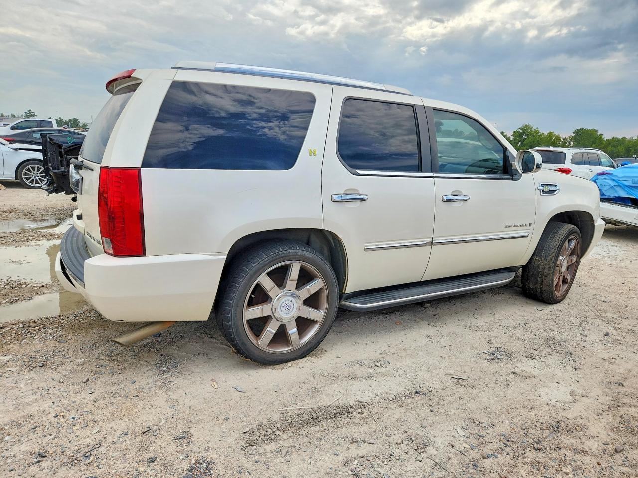 2009 Cadillac Escalade Hybrid Cream vin: 1GYFC43509R139290