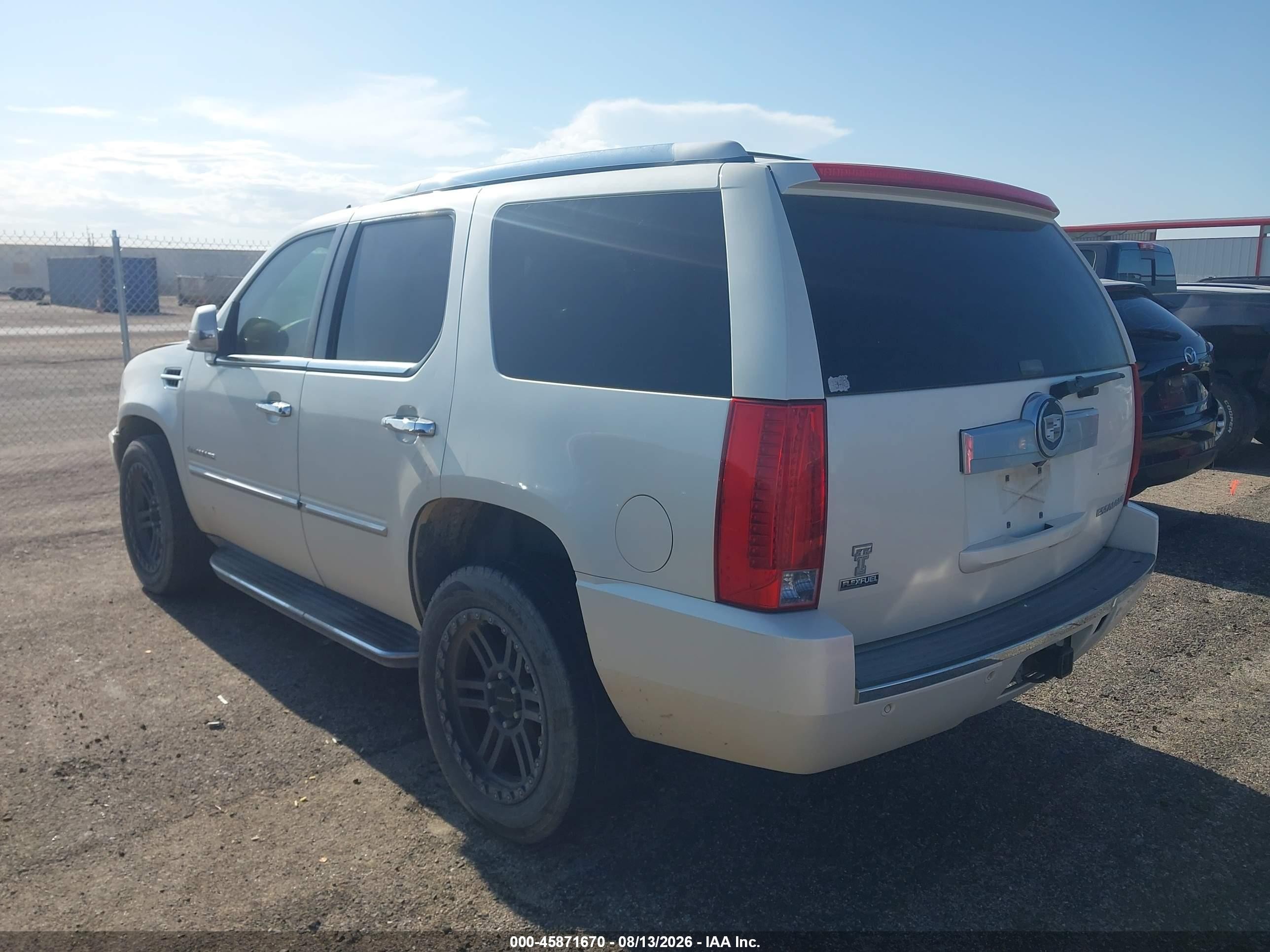 2009 Cadillac Escalade Standard White vin: 1GYFC53229R116122