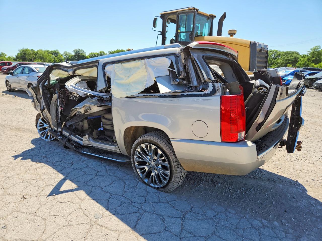 2008 Cadillac Escalade Esv Бежевый vin: 1GYFC66818R227541