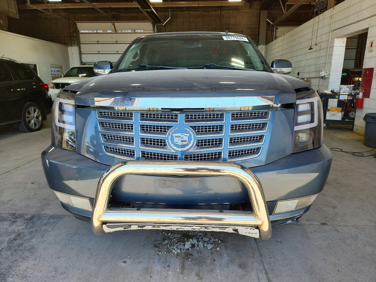 2009 Cadillac Escalade Blue vin: 1GYFK13219R166828