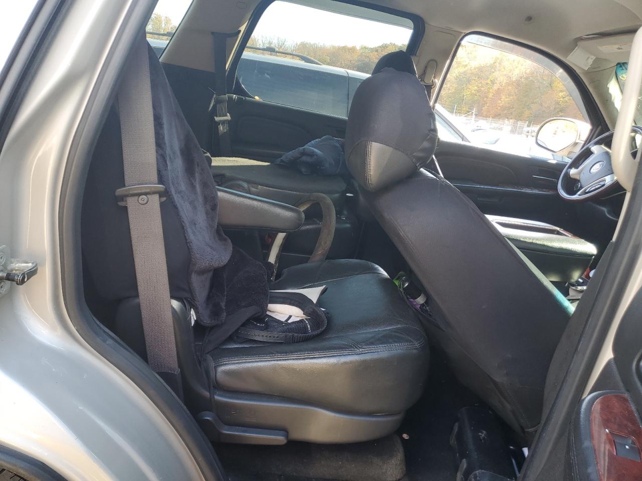 2009 Cadillac Escalade Серебряный vin: 1GYFK13239R244204
