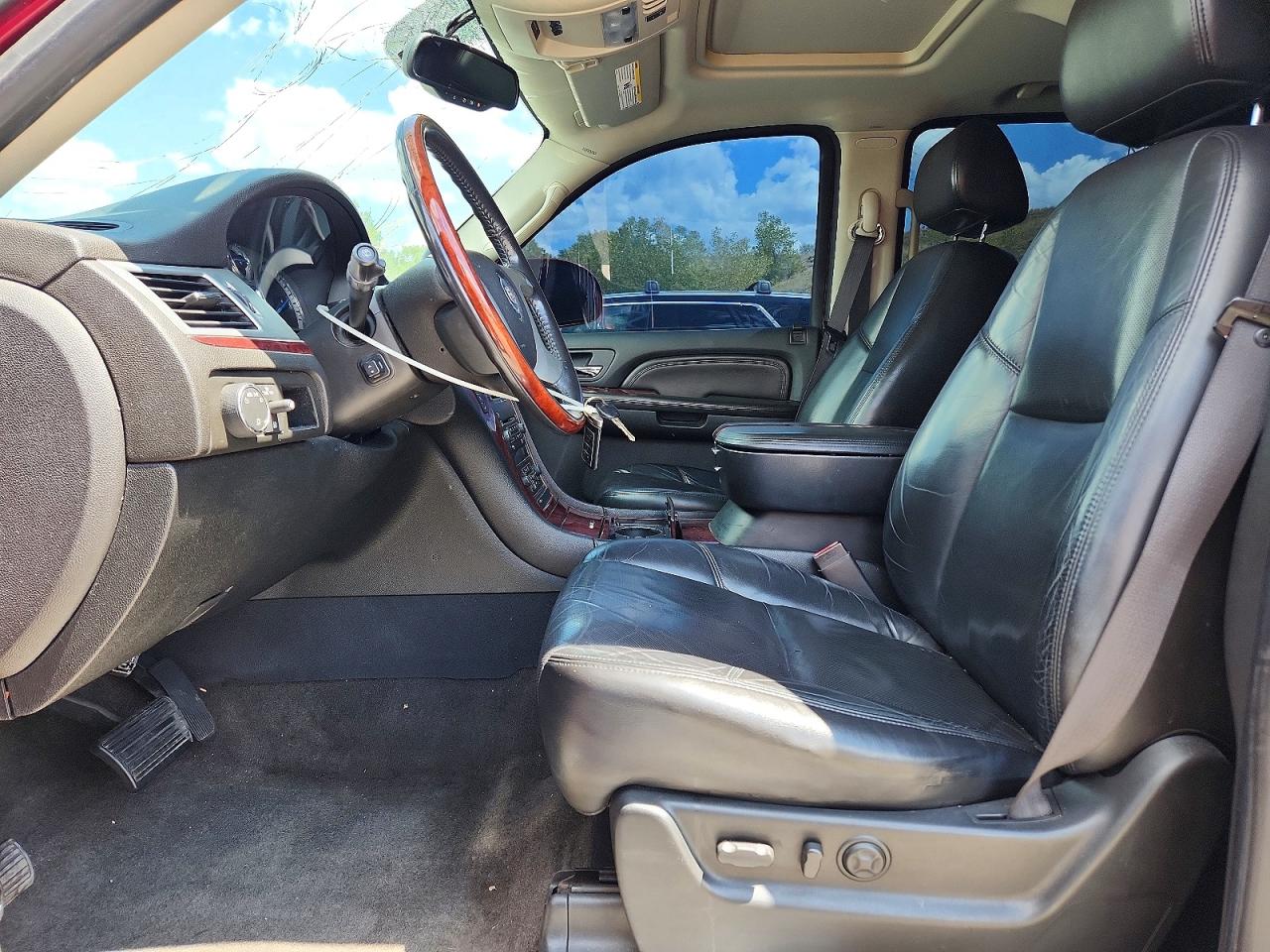 2009 Cadillac Escalade Burgundy vin: 1GYFK13289R248488