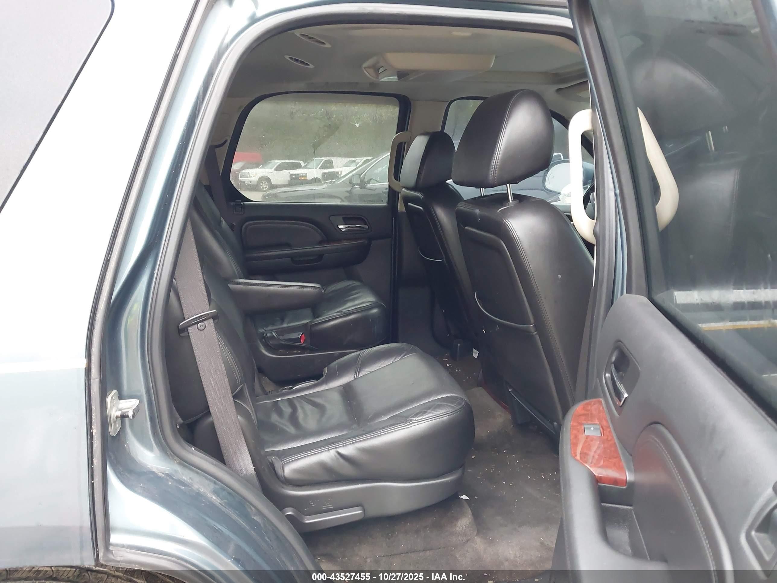 2009 Cadillac Escalade Standard Синий vin: 1GYFK23249R122697