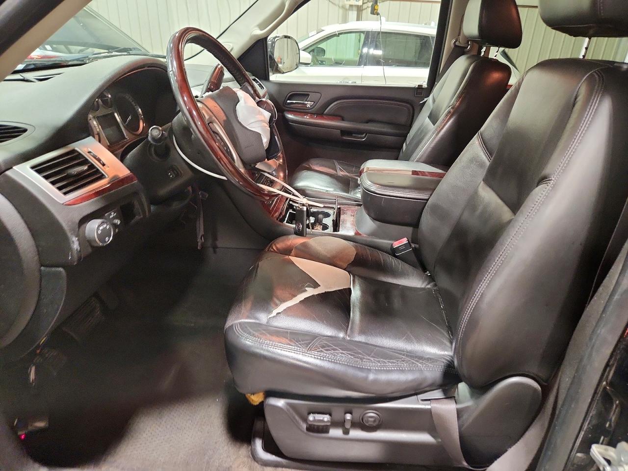 2009 Cadillac Escalade Luxury Black vin: 1GYFK23249R210990