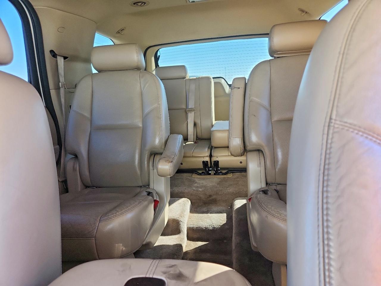 2009 Cadillac Escalade Кремовый vin: 1GYFK23249R294048