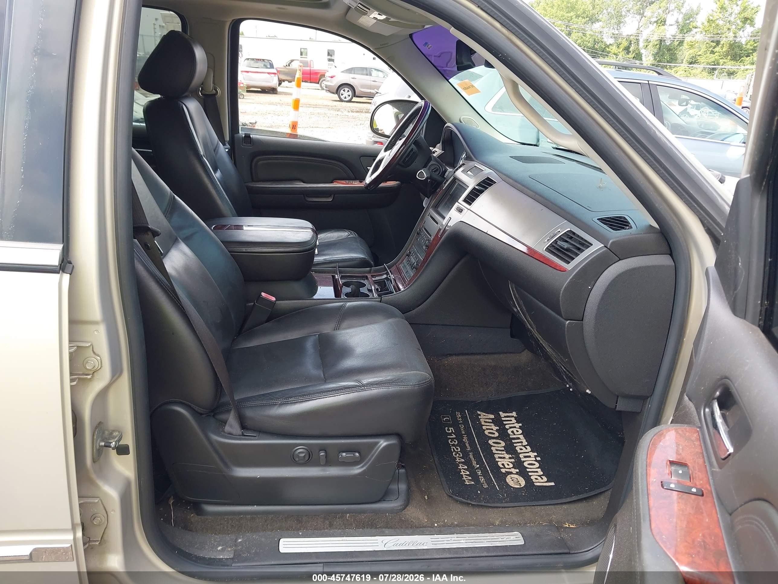 2009 Cadillac Escalade Standard Beige vin: 1GYFK23289R205338
