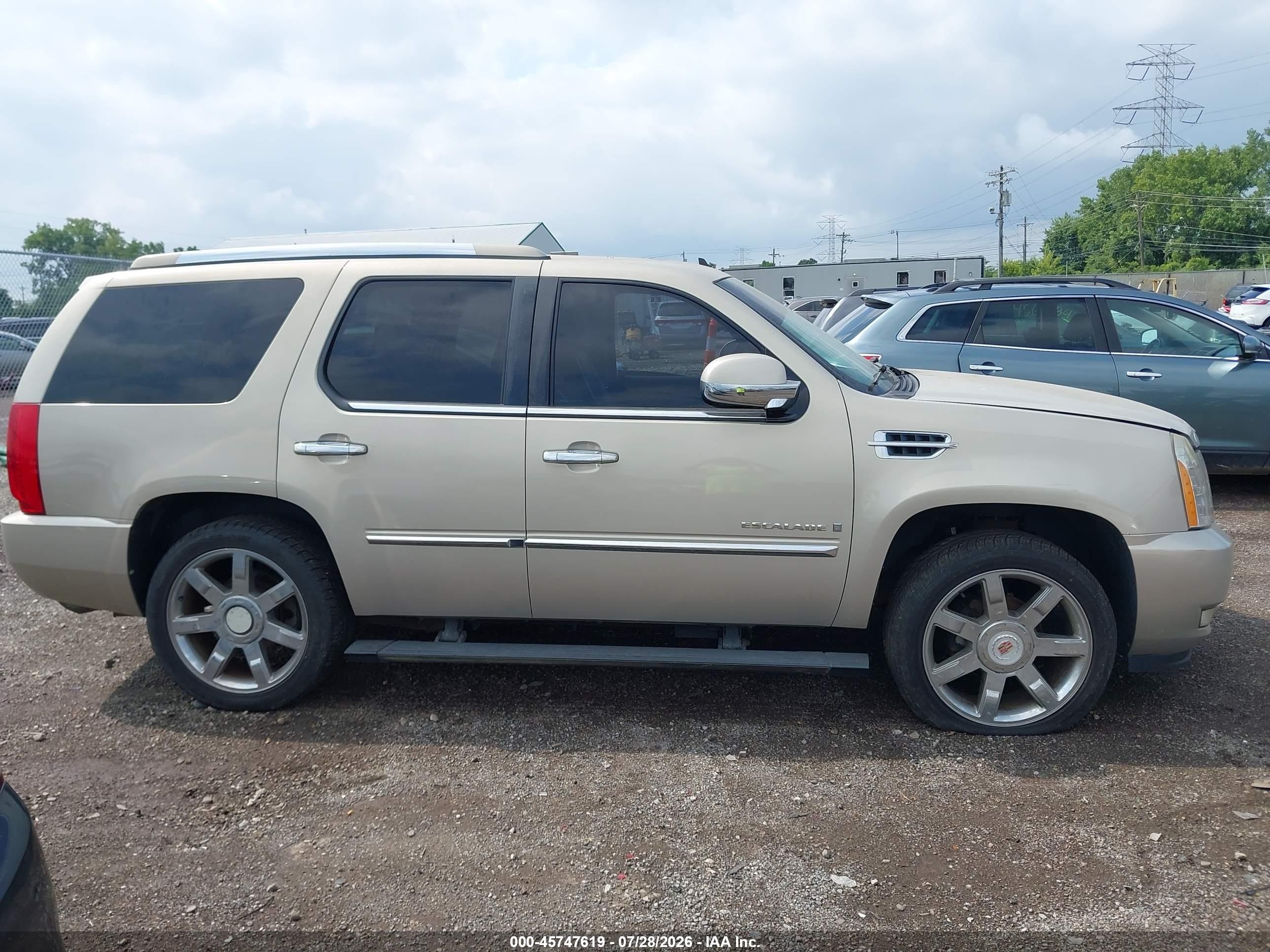 2009 Cadillac Escalade Standard Beige vin: 1GYFK23289R205338