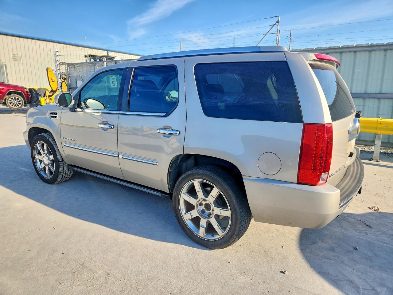 2009 Cadillac Escalade Luxury Beige vin: 1GYFK23299R285085
