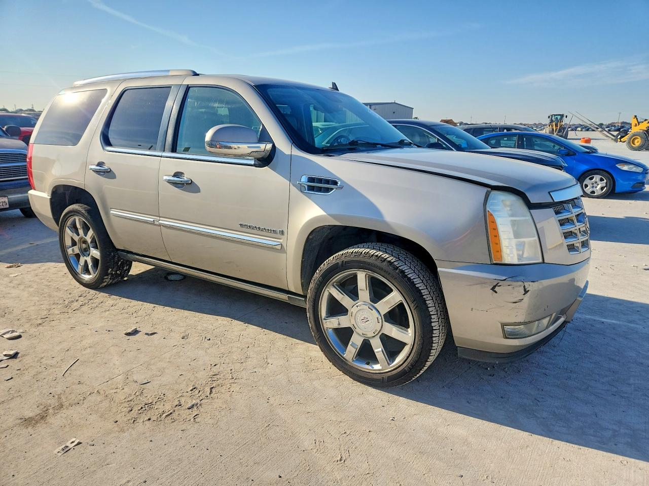 2009 Cadillac Escalade Luxury Beige vin: 1GYFK23299R285085