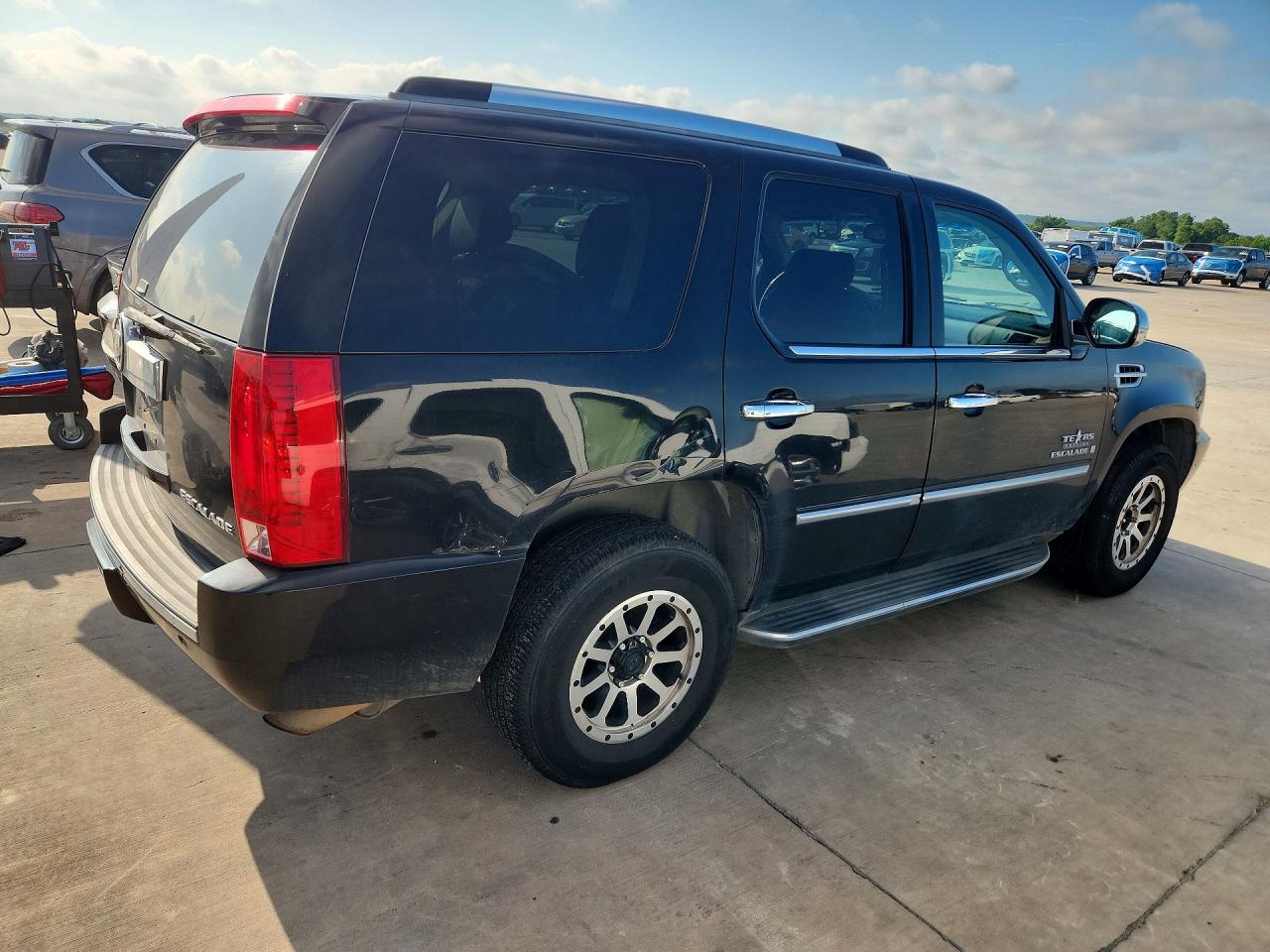 2009 Cadillac Escalade Luxury Black vin: 1GYFK232X9R144056