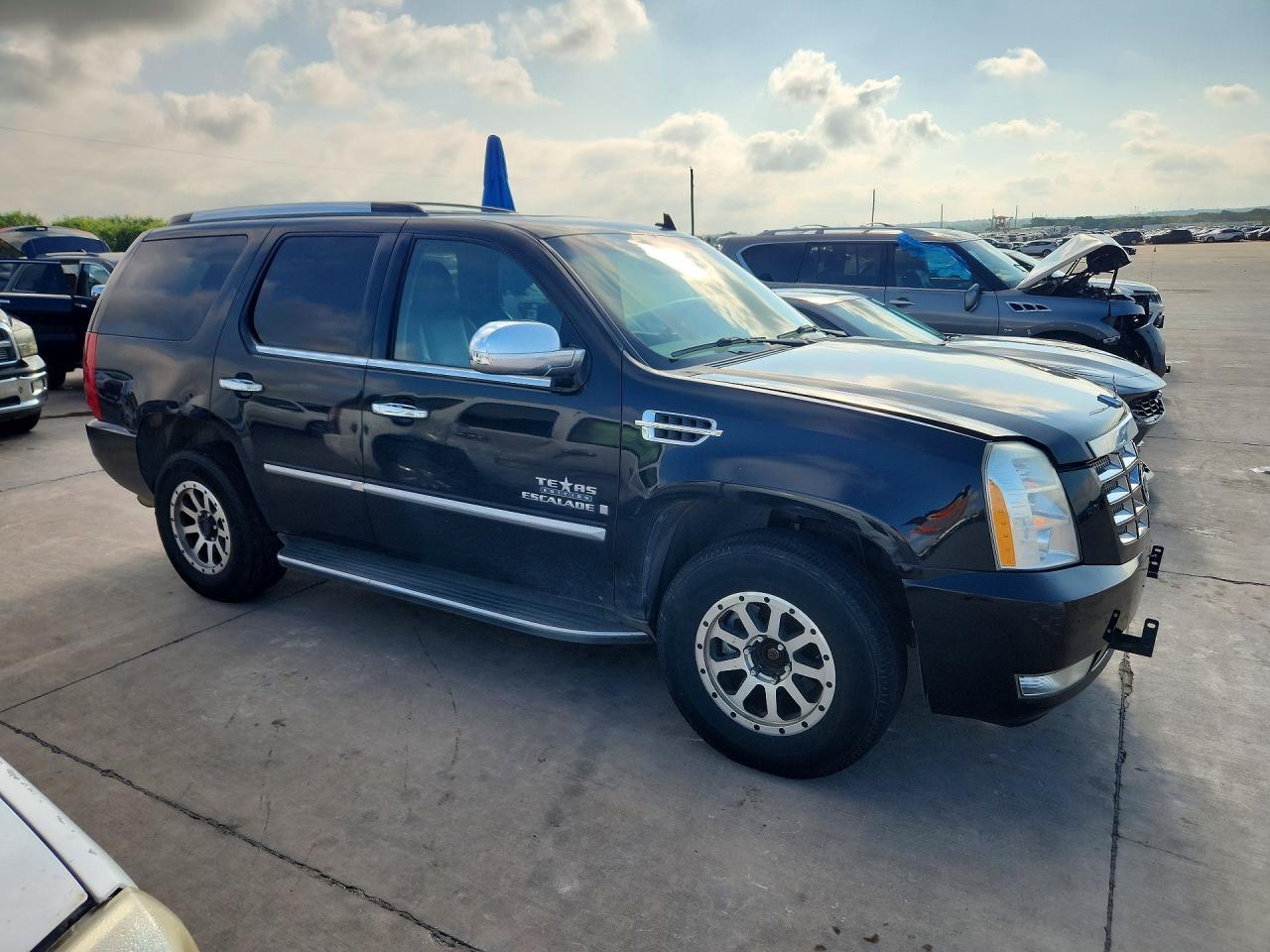 2009 Cadillac Escalade Luxury Black vin: 1GYFK232X9R144056
