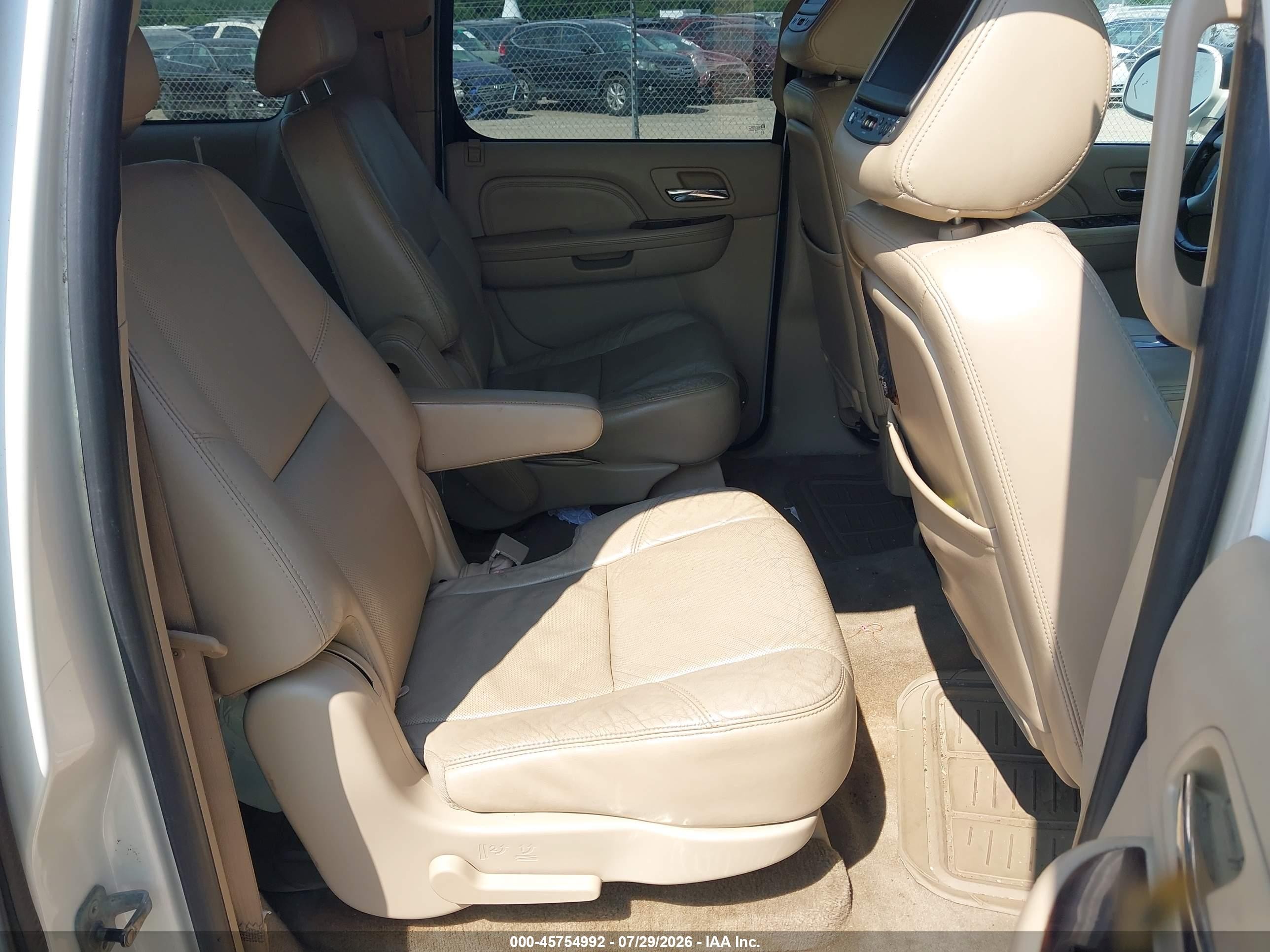 2009 Cadillac Escalade Esv Standard Белый vin: 1GYFK26229R253509