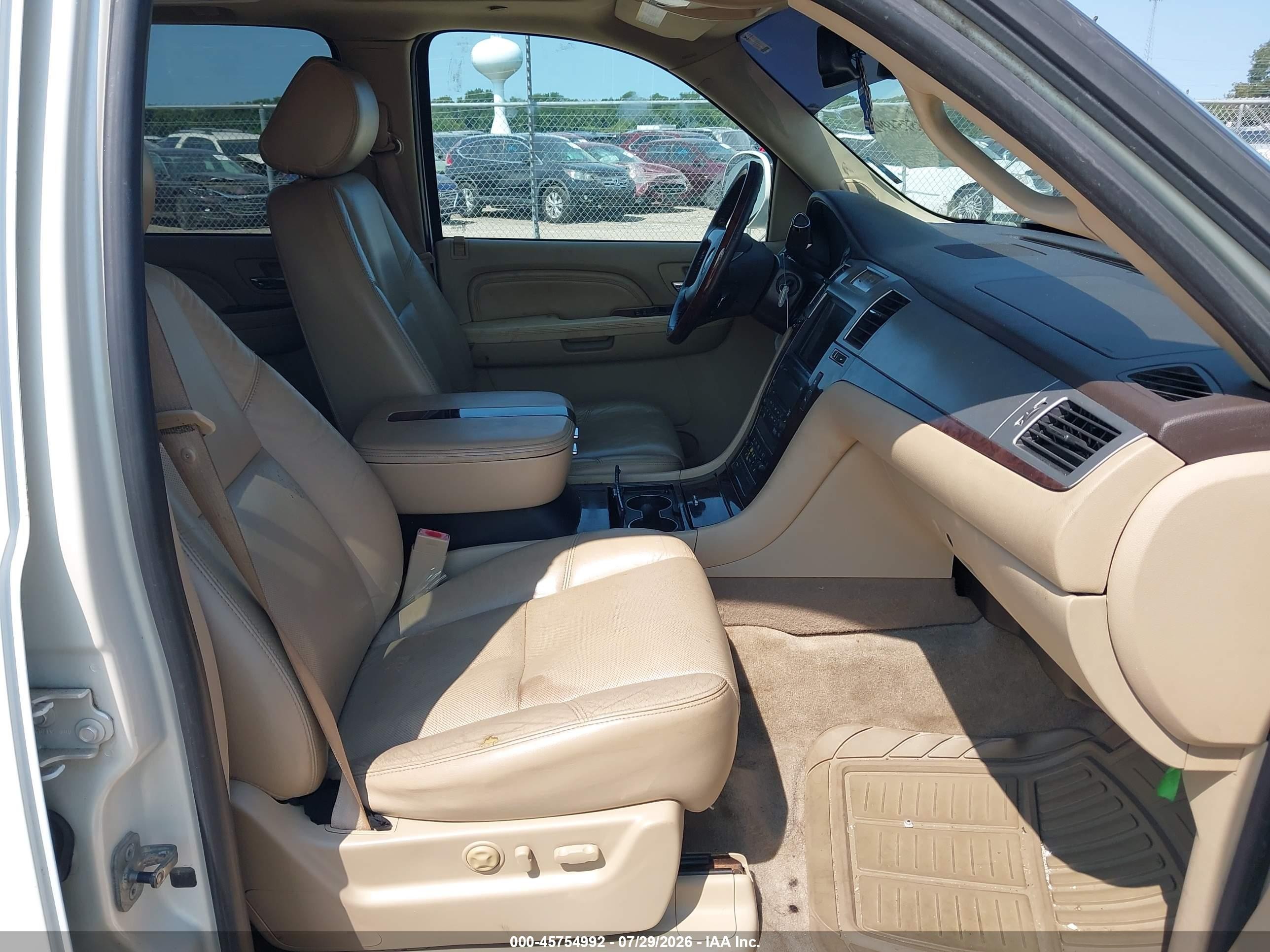 2009 Cadillac Escalade Esv Standard Белый vin: 1GYFK26229R253509