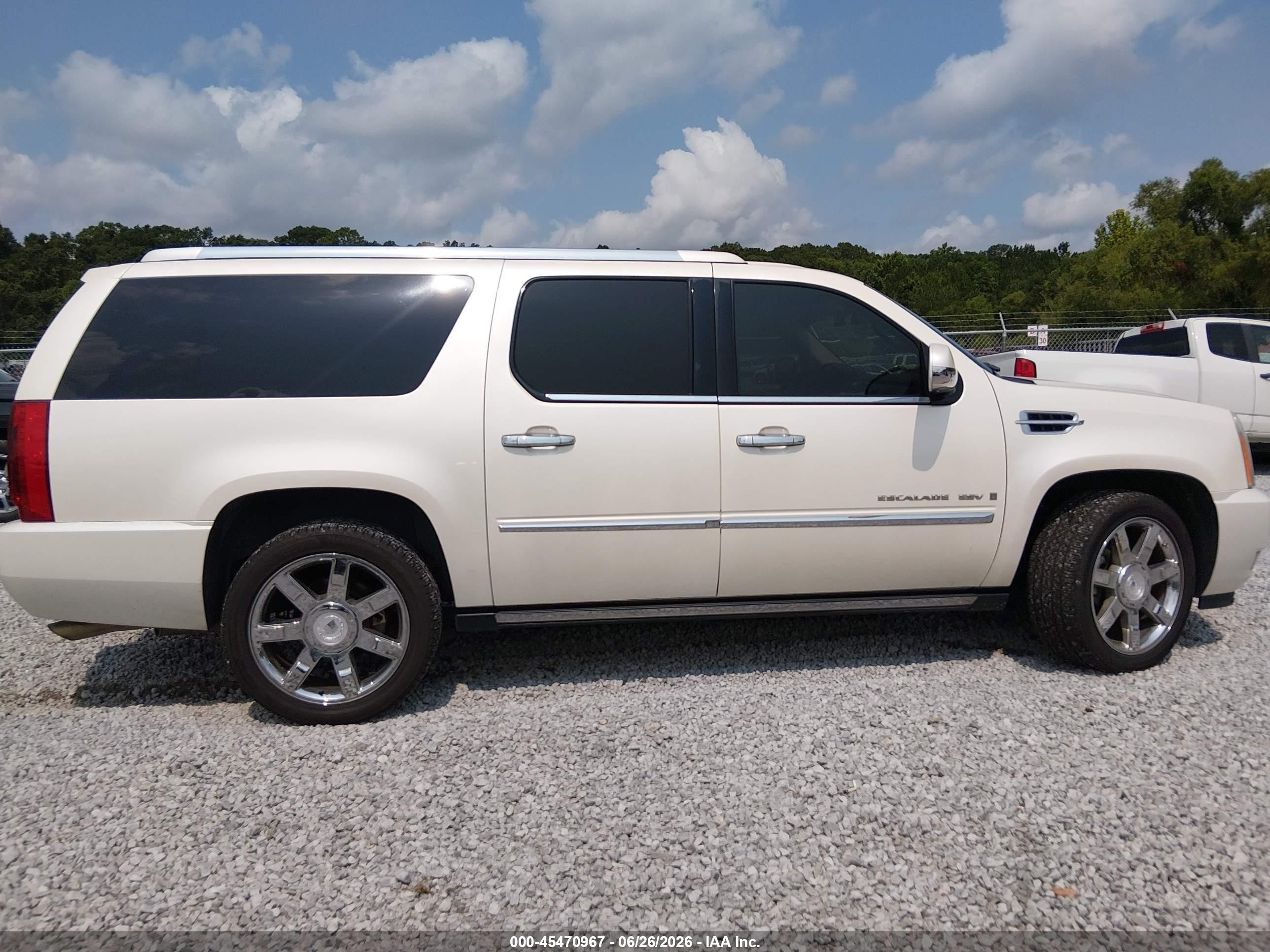 2009 Cadillac Escalade Esv Standard White vin: 1GYFK26299R109925