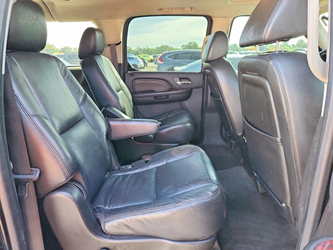 2009 Cadillac Escalade Esv Luxury Black vin: 1GYFK26299R113263