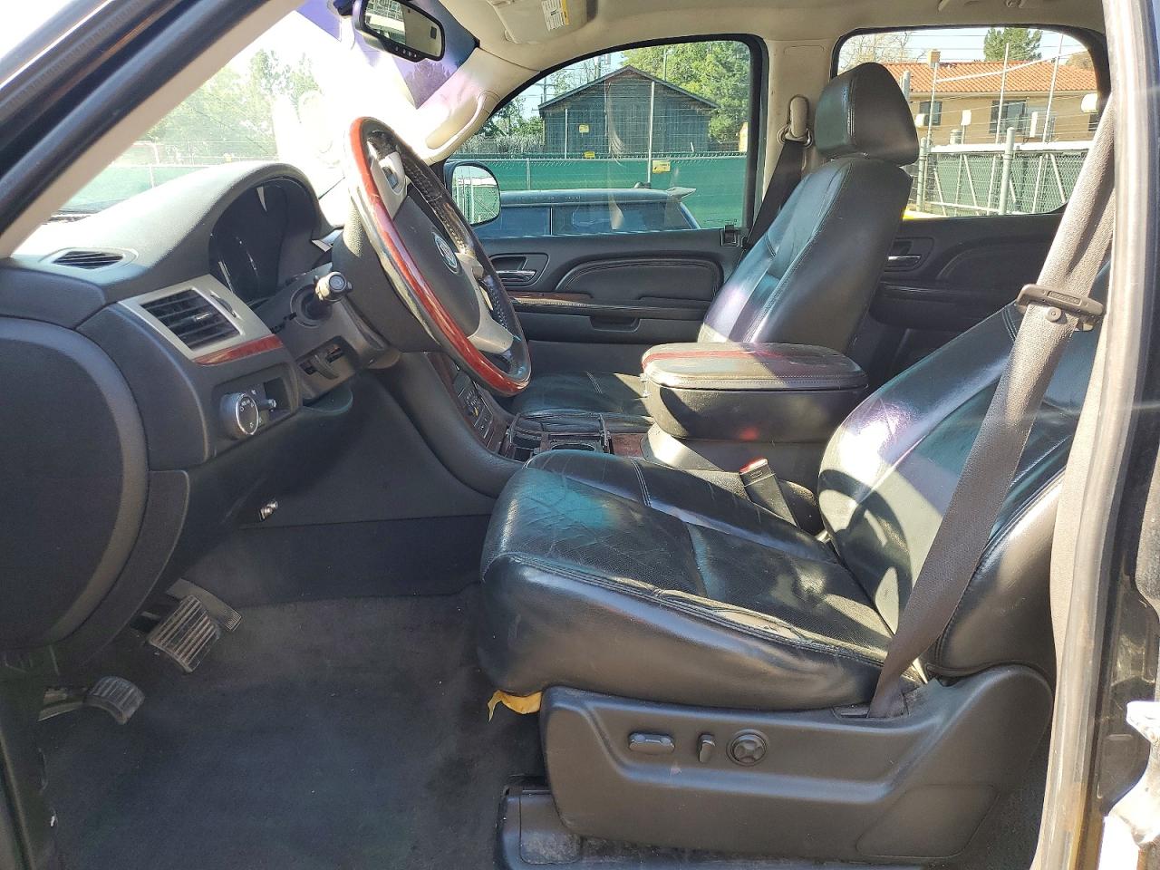 2007 Cadillac Escalade Luxury Black vin: 1GYFK63807R131602
