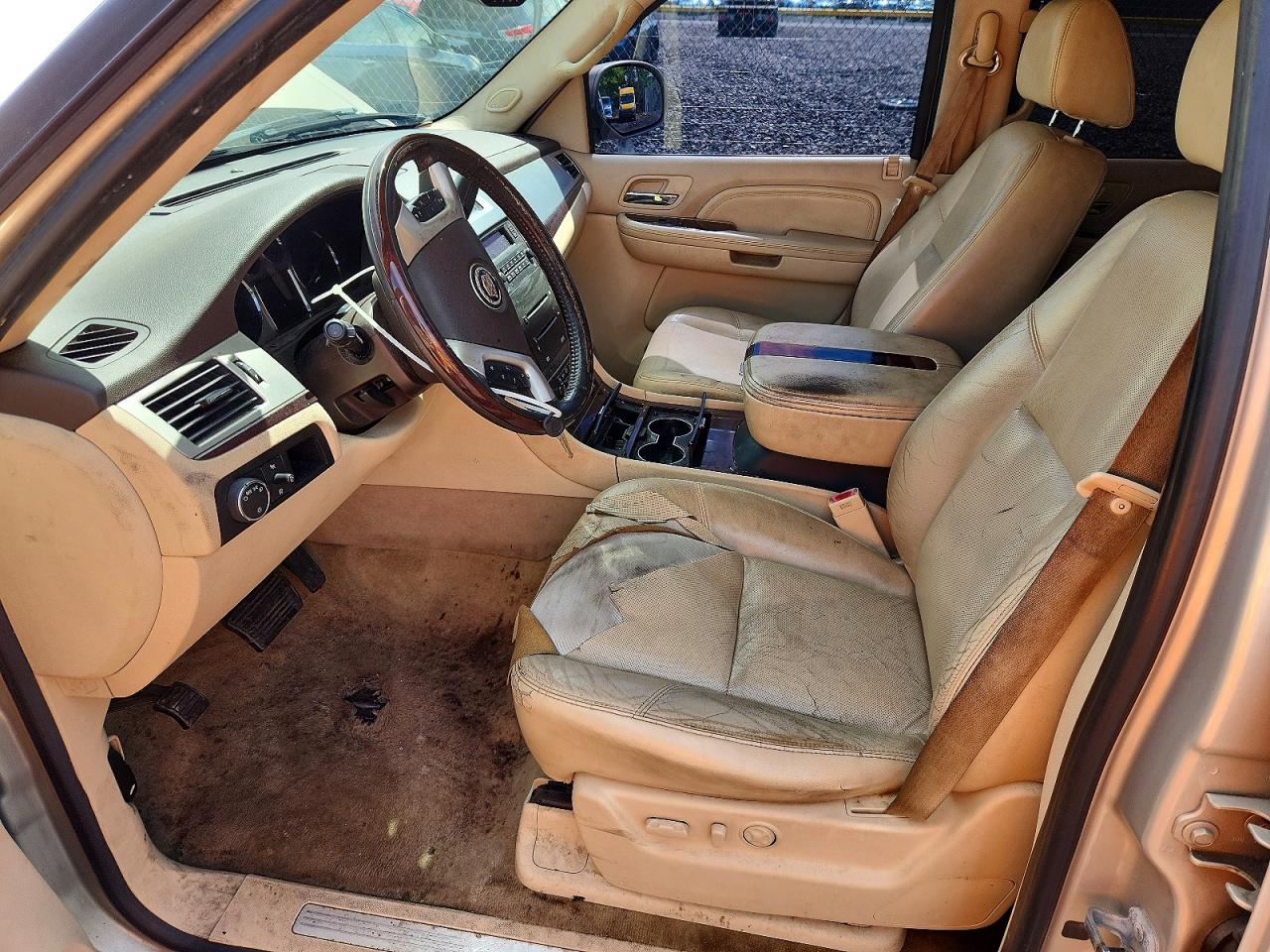 2007 Cadillac Escalade Luxury Beige vin: 1GYFK63807R252713