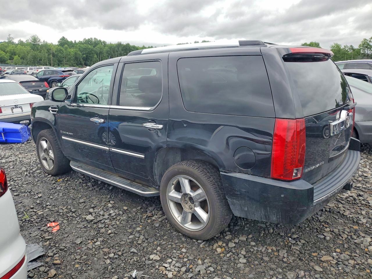 2007 Cadillac Escalade Luxury Black vin: 1GYFK63807R354366