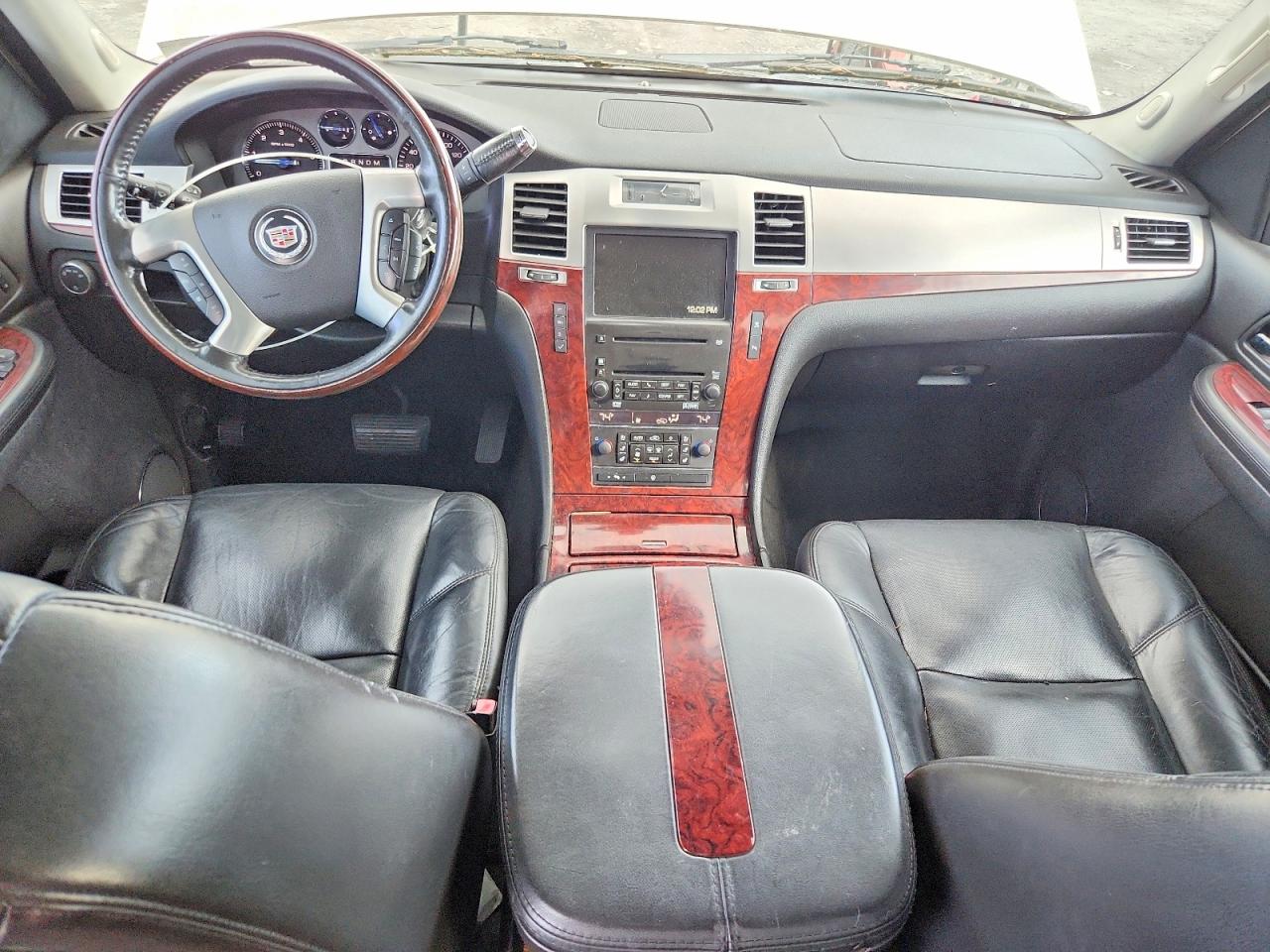 2008 Cadillac Escalade Luxury White vin: 1GYFK63808R173141