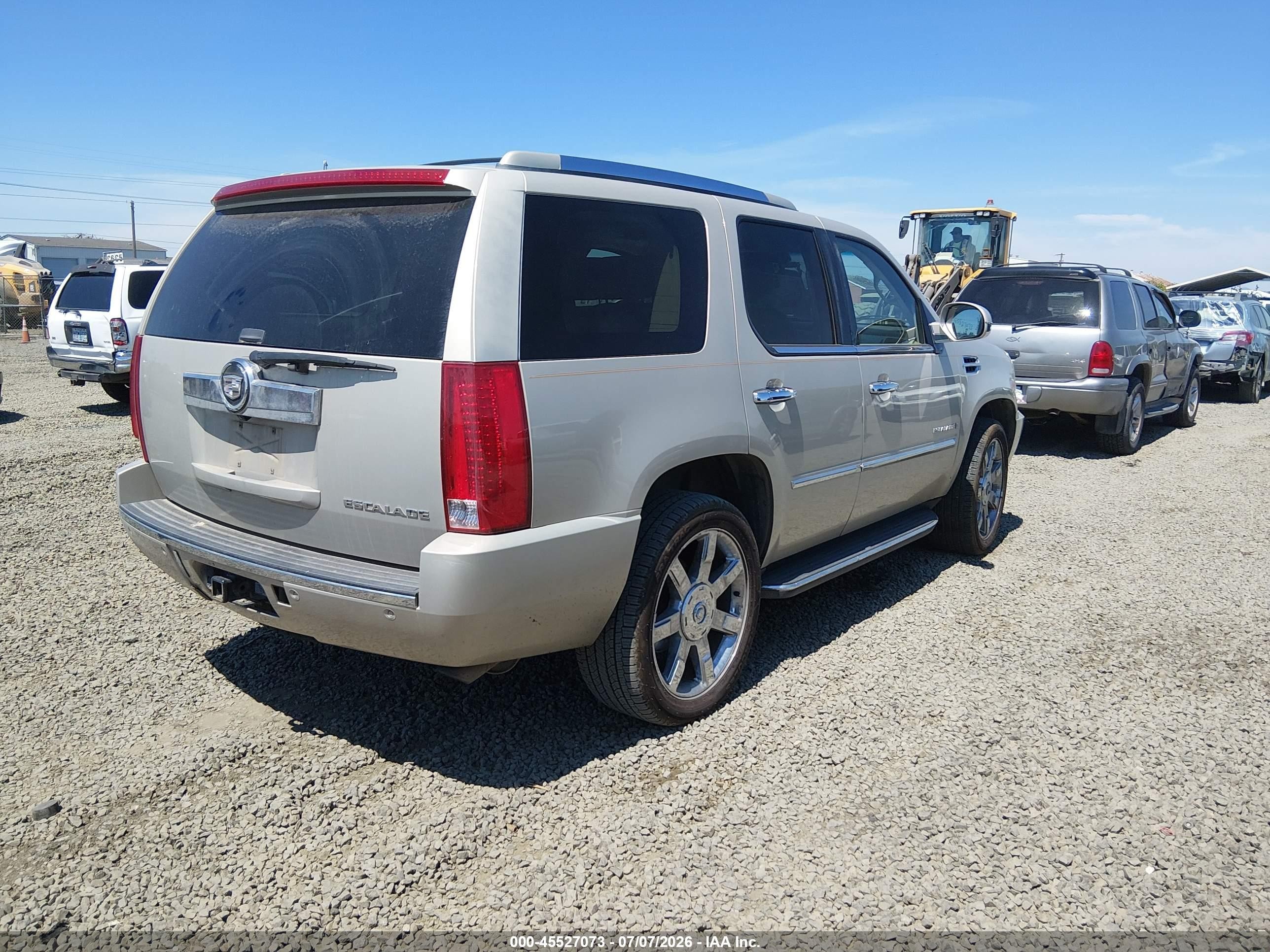 2008 Cadillac Escalade   Beige vin: 1GYFK63808R183765
