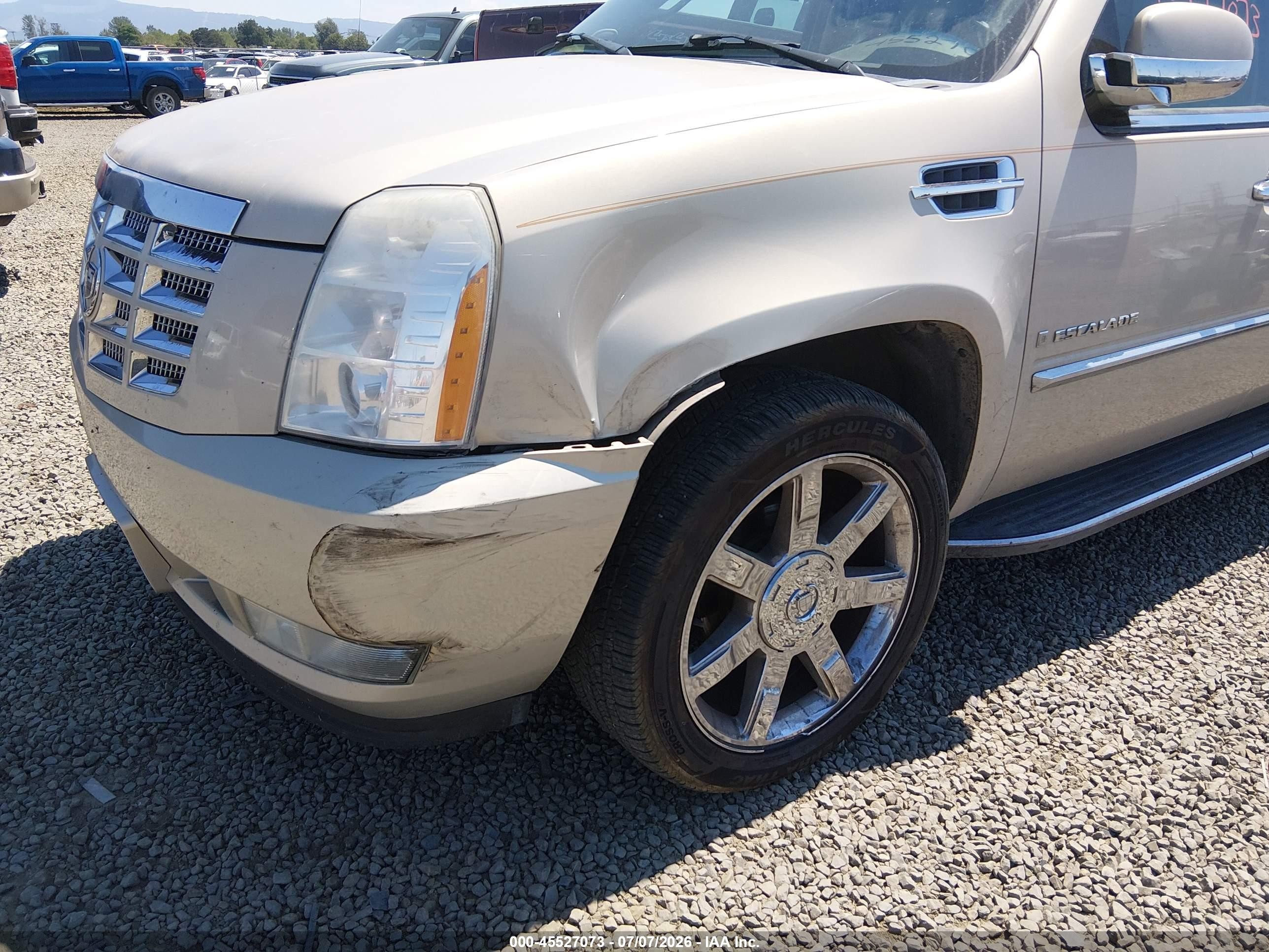 2008 Cadillac Escalade   Beige vin: 1GYFK63808R183765
