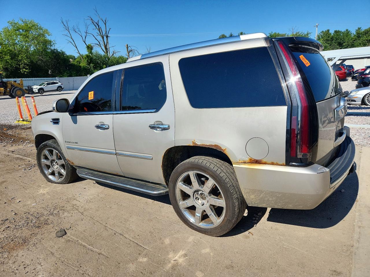 2007 Cadillac Escalade Luxury Silver vin: 1GYFK63817R426904