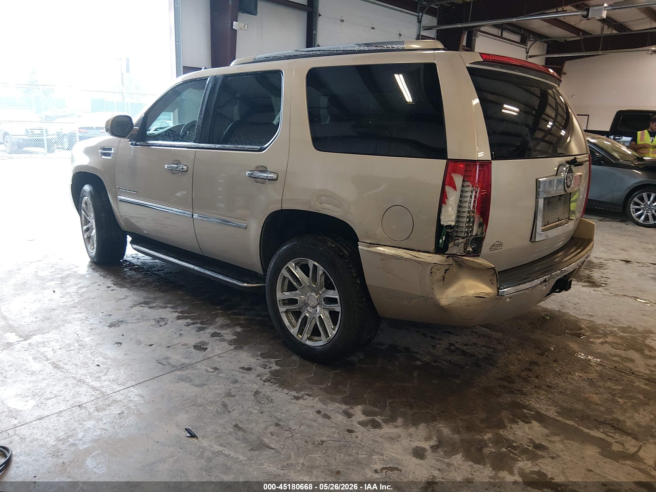 2008 Cadillac Escalade Standard Золотой vin: 1GYFK63818R166263
